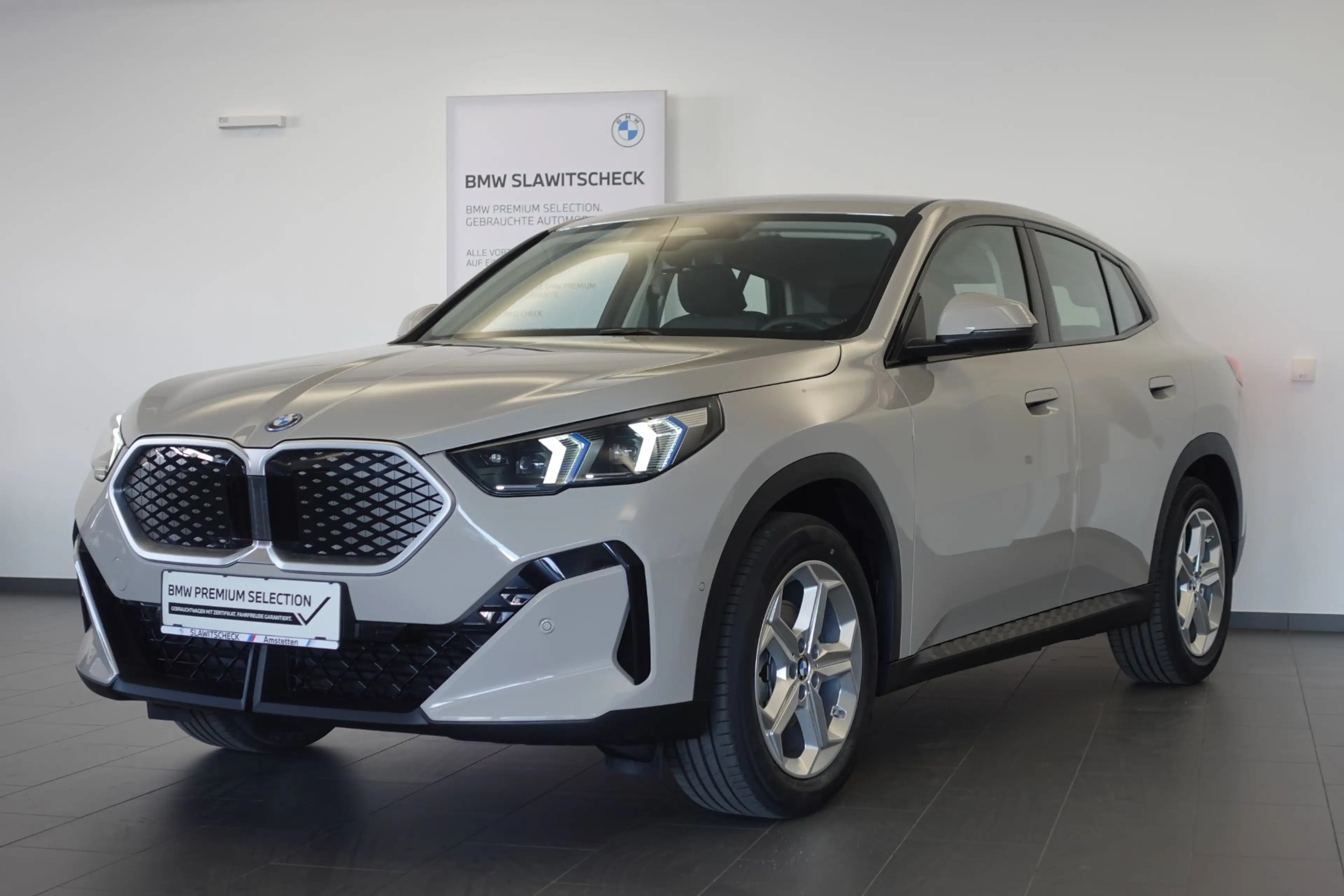 BMW iX2 eDrive20 U10
