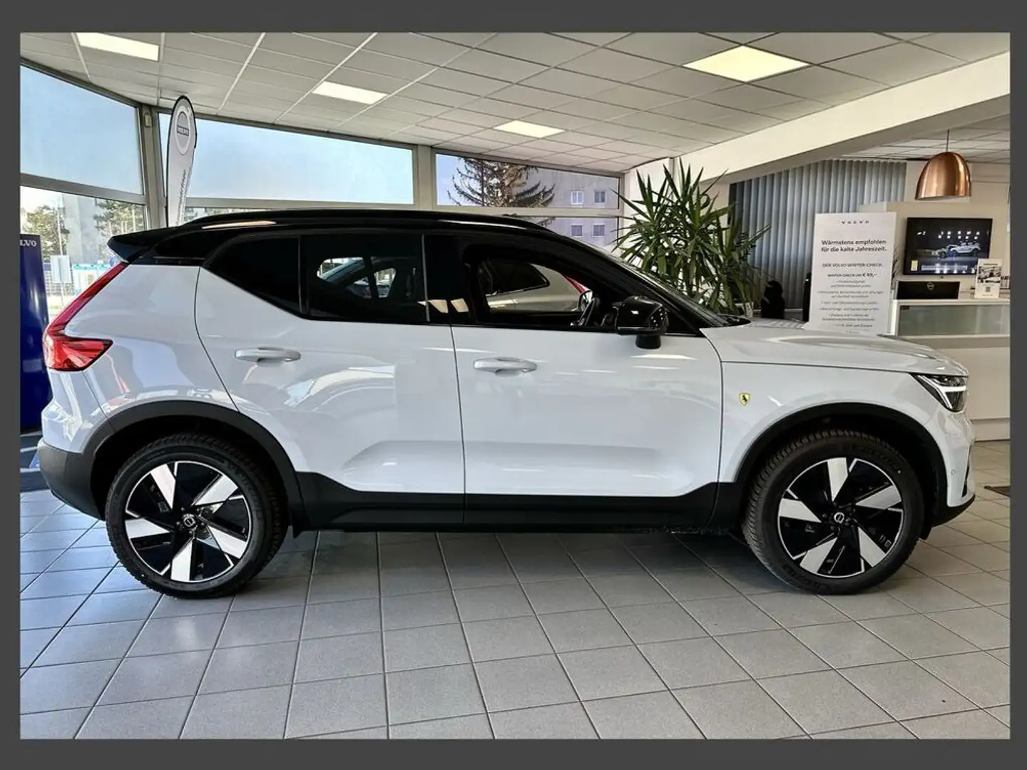 Volvo XC40 single Extended Ultimate Dark 82kwH Azul - 2