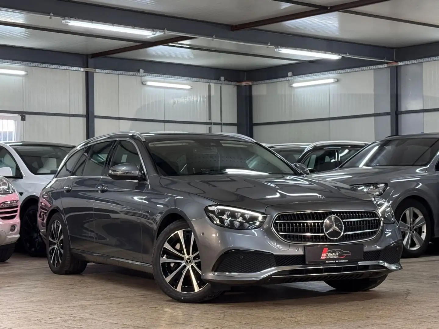 Mercedes-Benz E 300 de BUSINESS*AHK*WIDESCREEN*KAM*MBUX*1.H Grau - 1