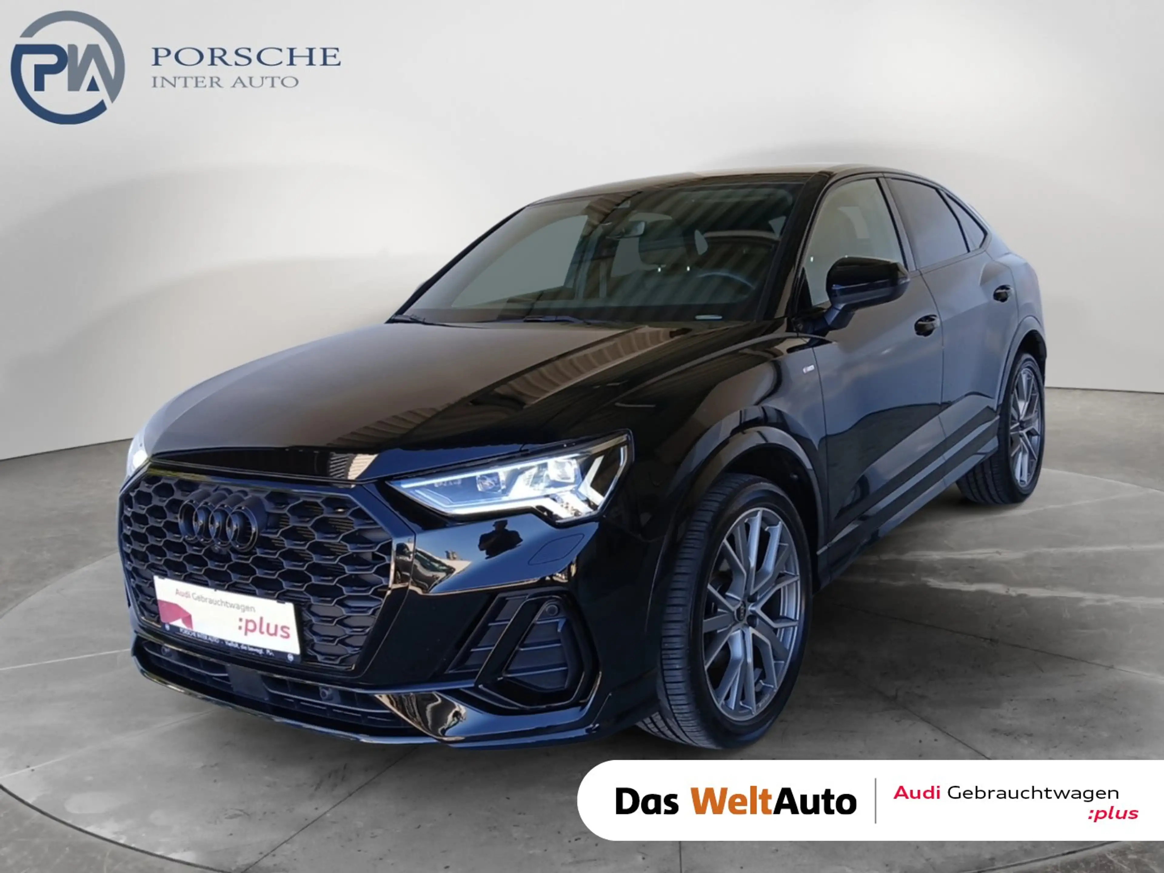 Audi Q3 35 TFSI admired