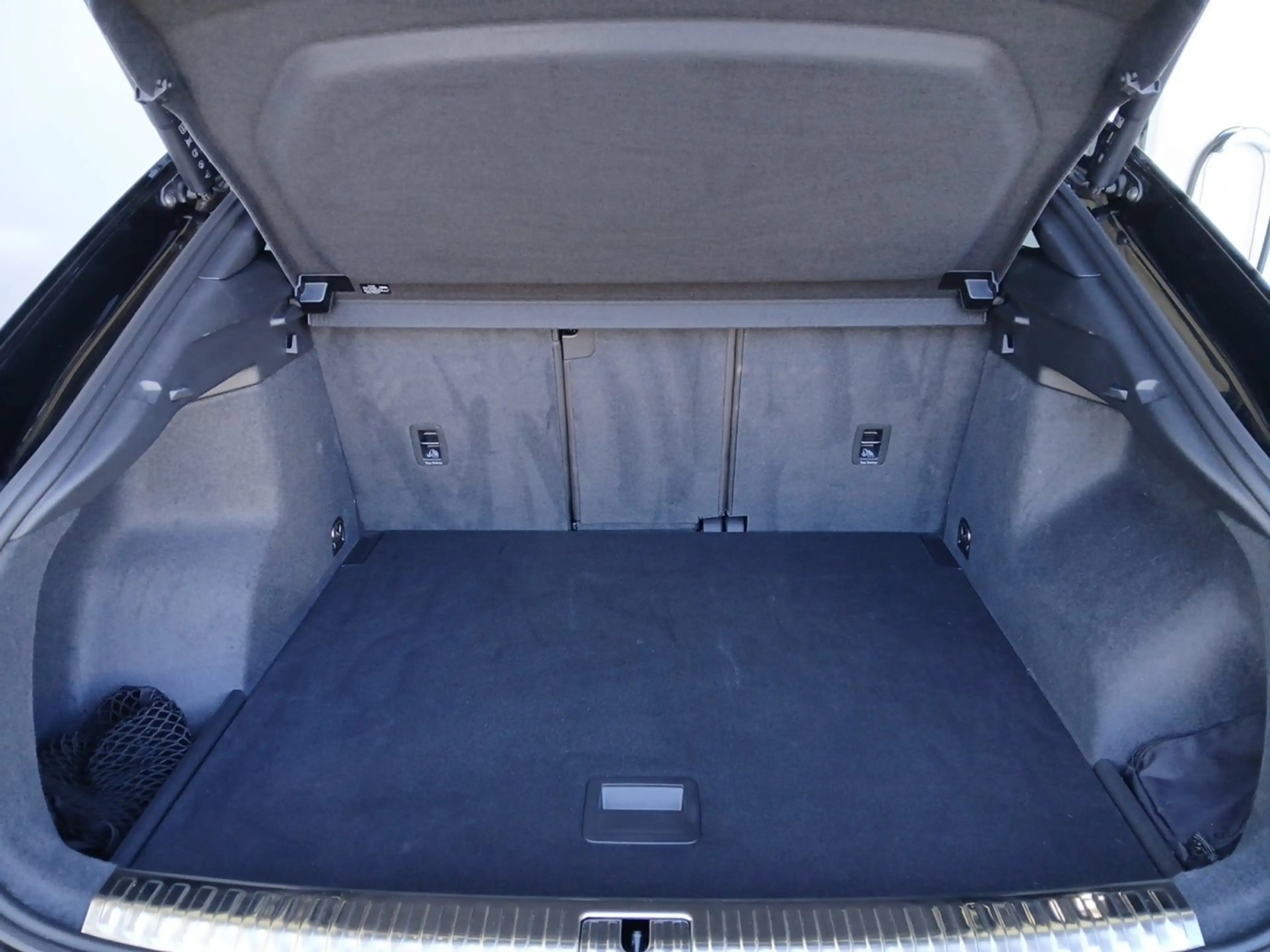 Audi Q3 35 TFSI admired — photo 16