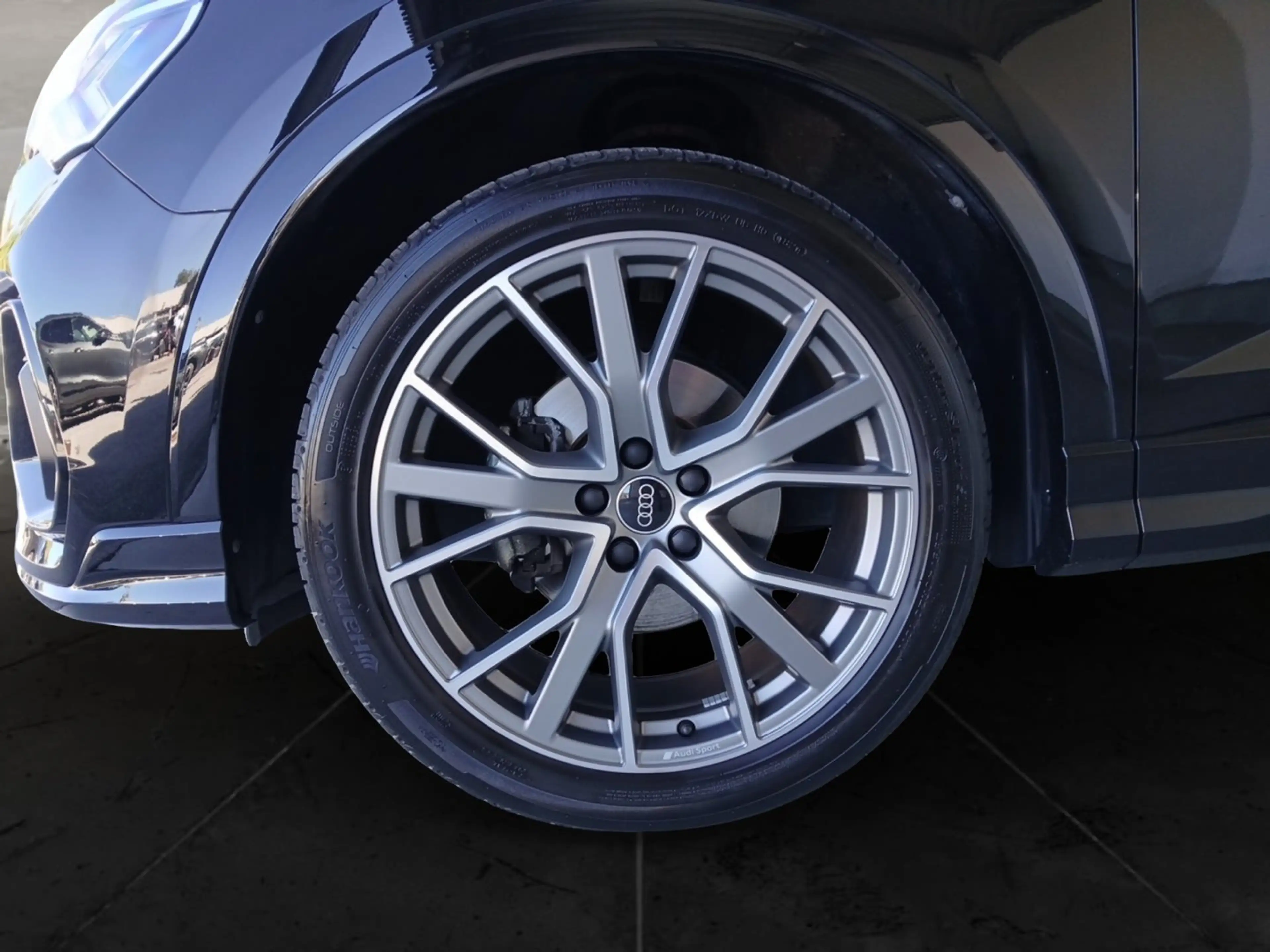 Audi Q3 35 TFSI admired — photo 17