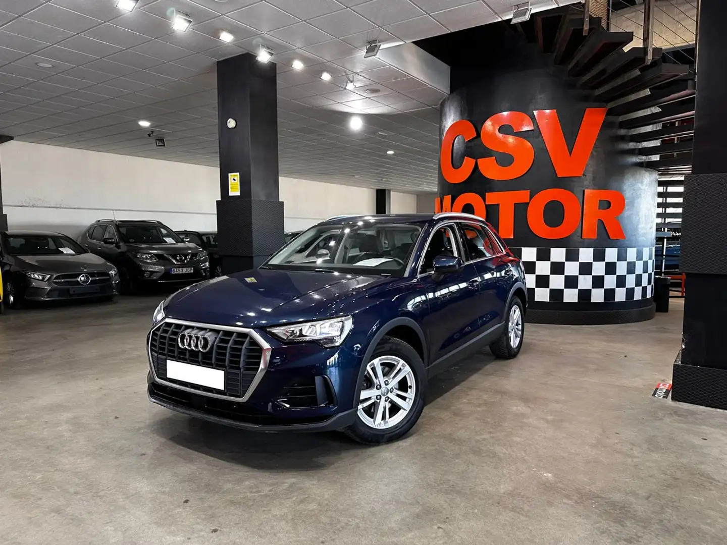 Audi Q3 35 TFSI Bleu - 2