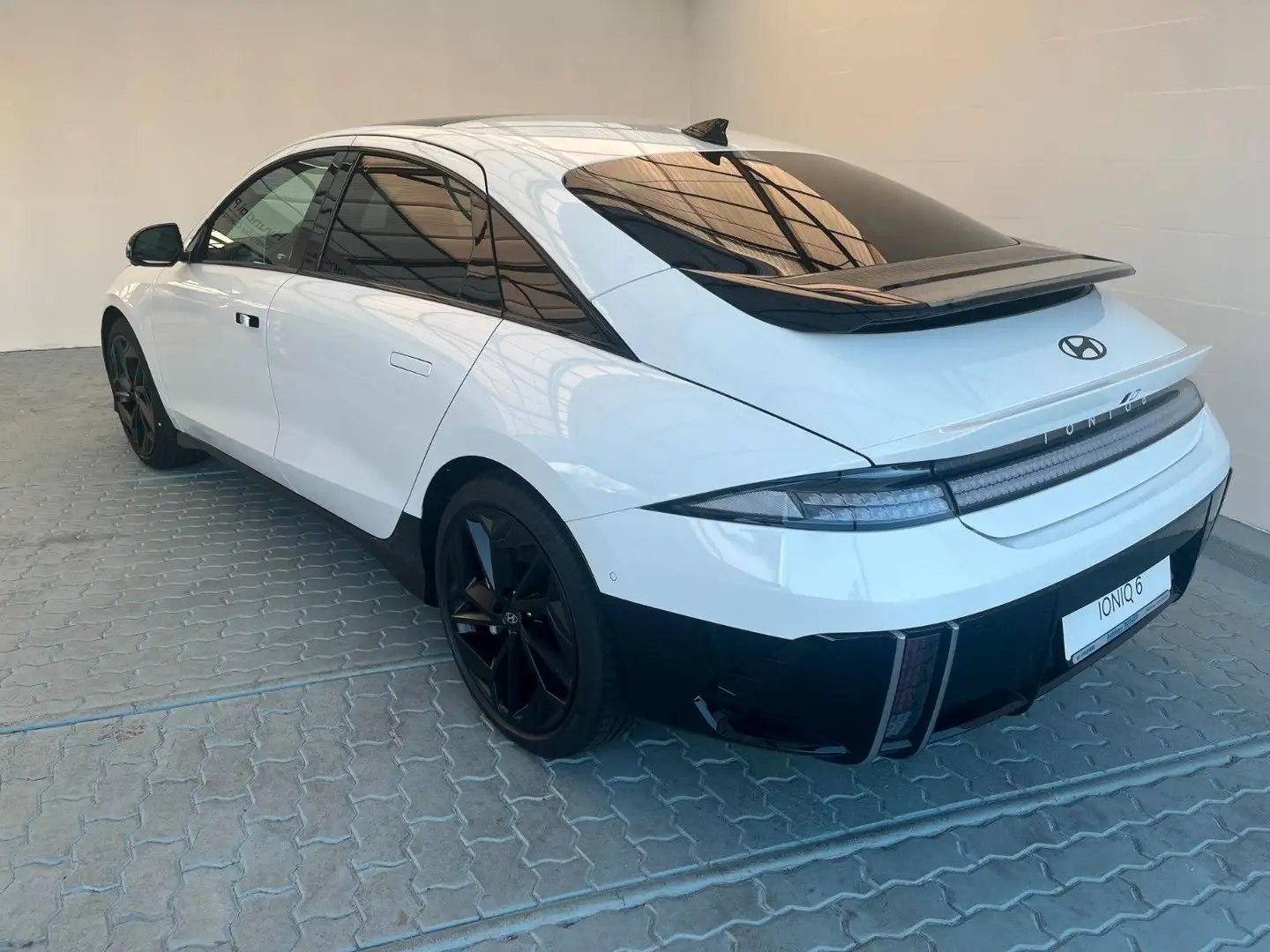 Hyundai IONIQ 6 First Edition 77,4 KWh 4WD Weiß - 2