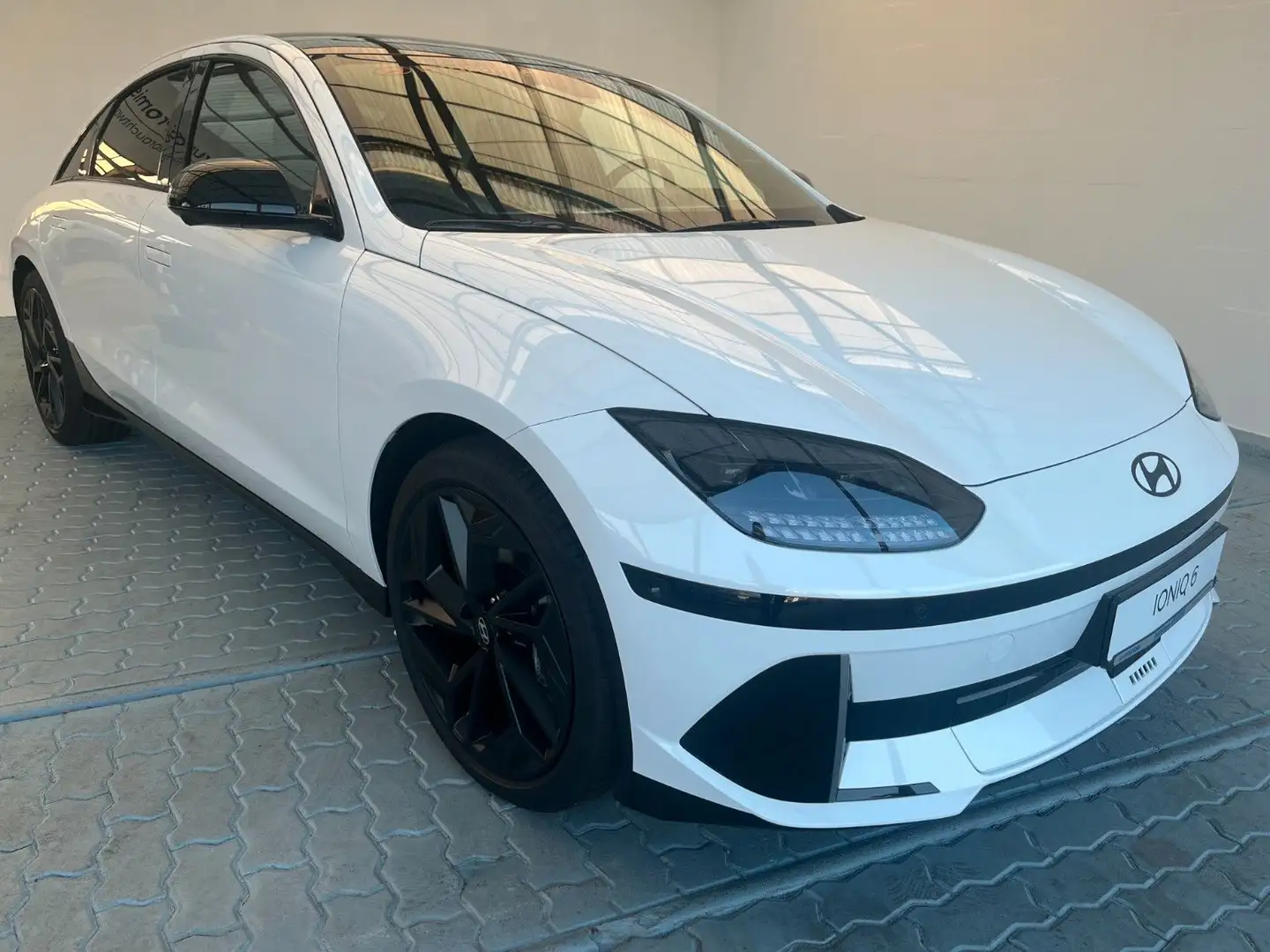 Hyundai IONIQ 6 First Edition 77,4 KWh 4WD Weiß - 1
