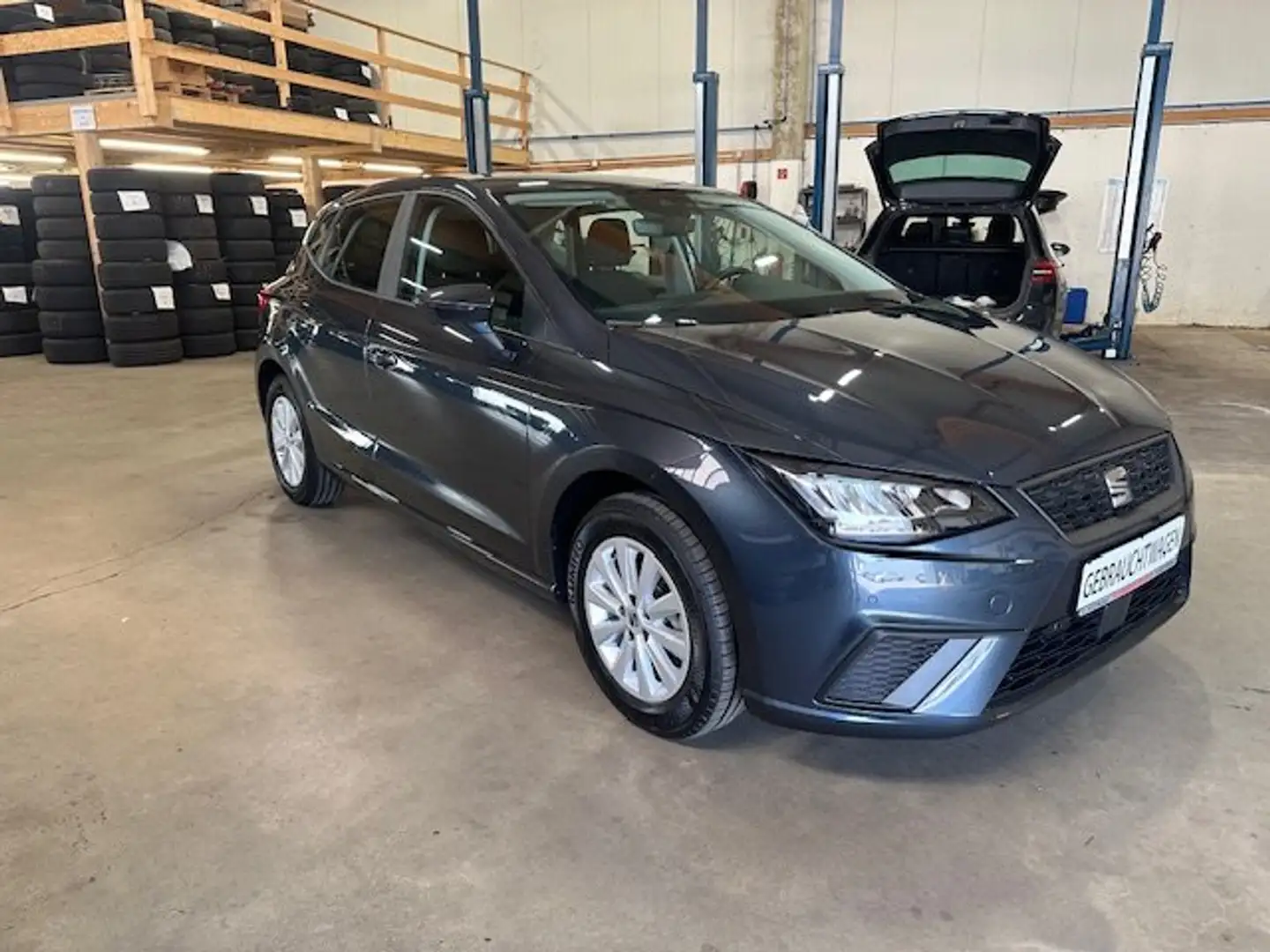 SEAT Ibiza Style Grau - 1