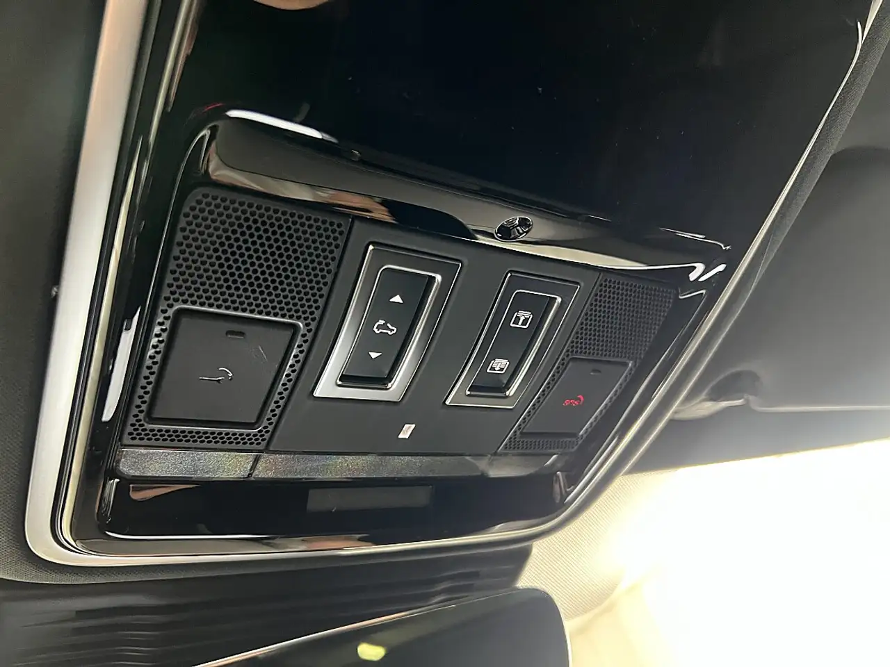 Land Rover Range Rover Velar P400e PHEV Allrad Belgravia Edition Aut., миниатюра 23