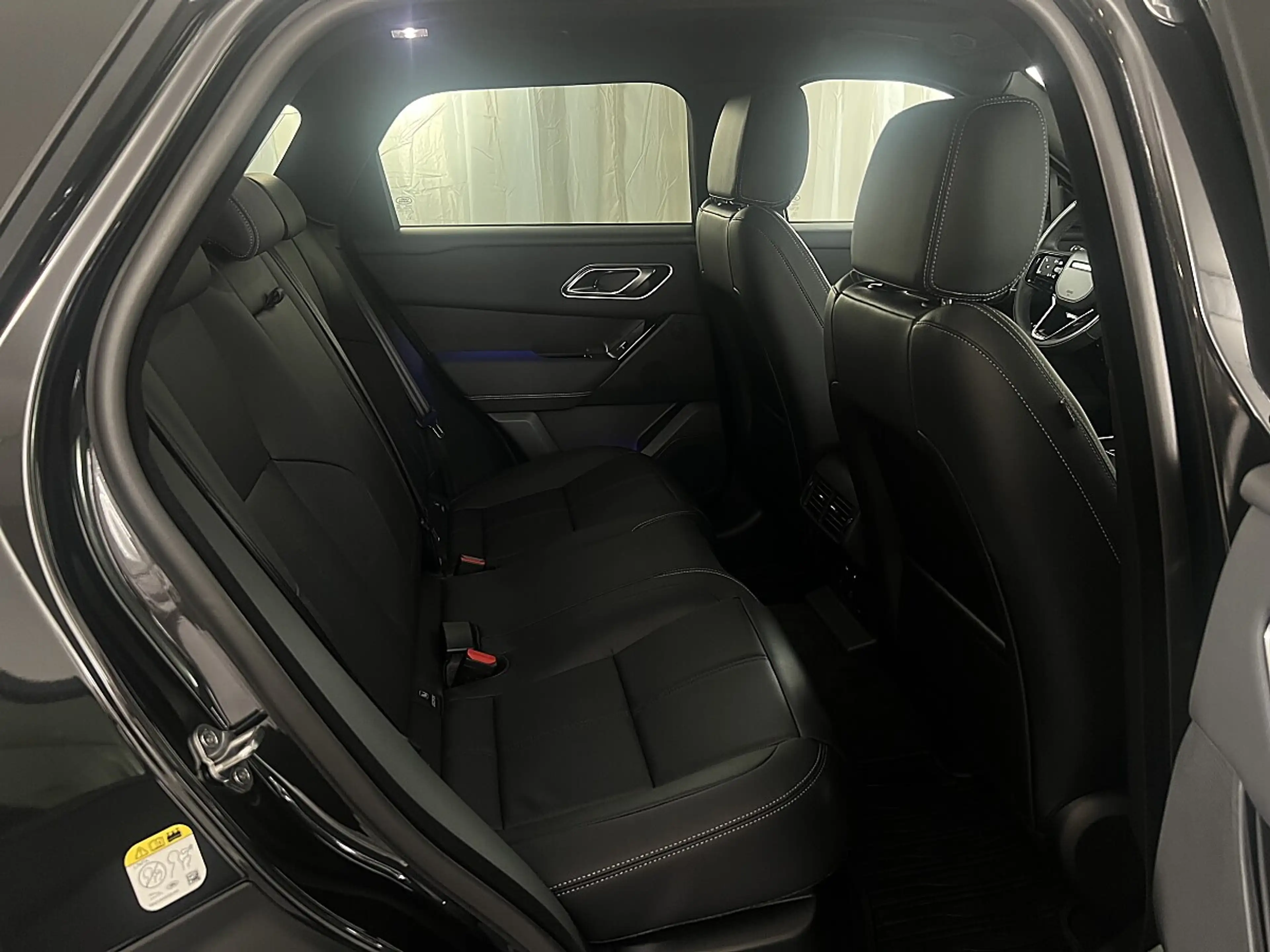 Land Rover Range Rover Velar P400e PHEV Allrad Belgravia Edition Aut. — photo 4