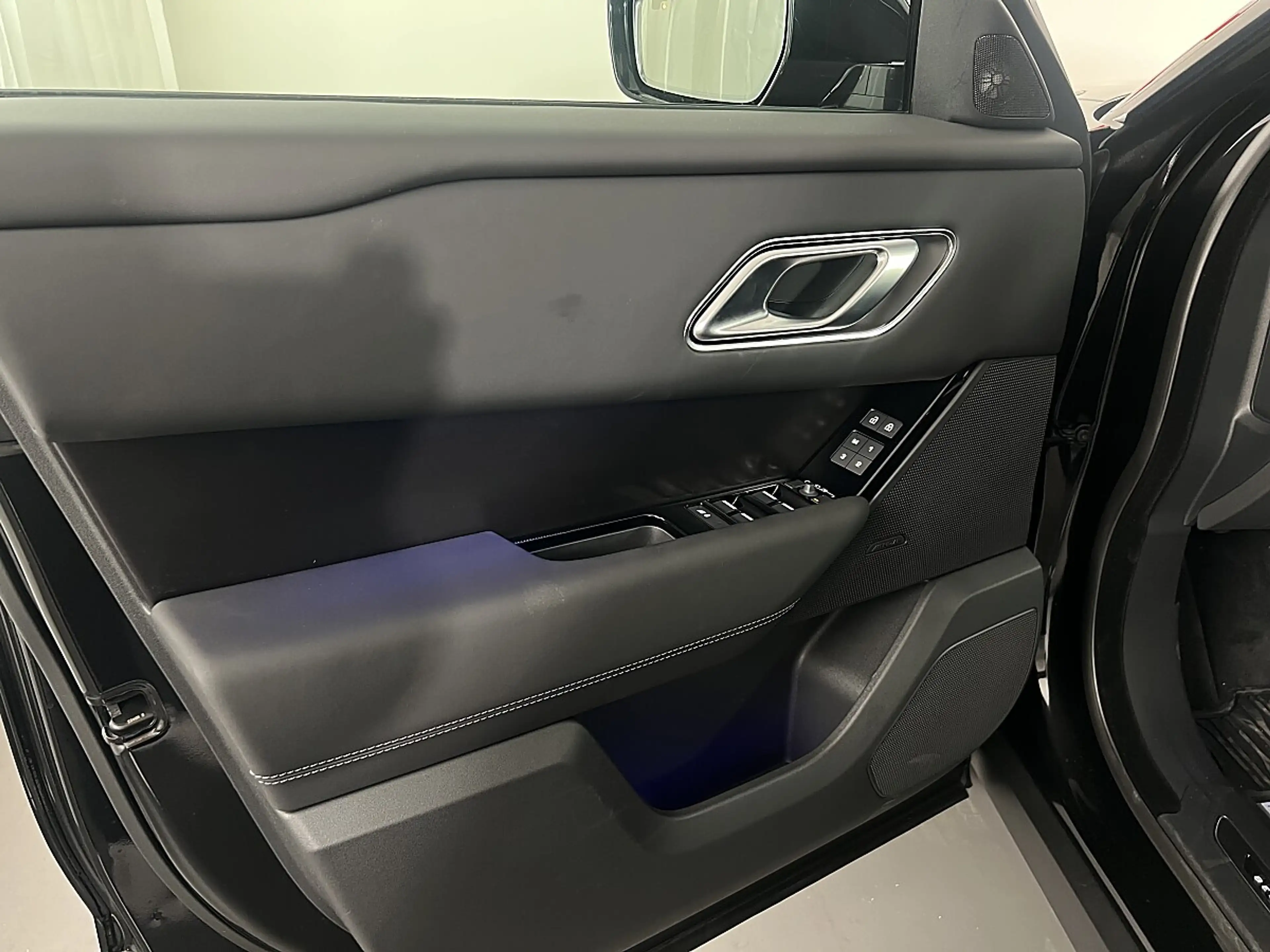 Land Rover Range Rover Velar P400e PHEV Allrad Belgravia Edition Aut. — photo 16