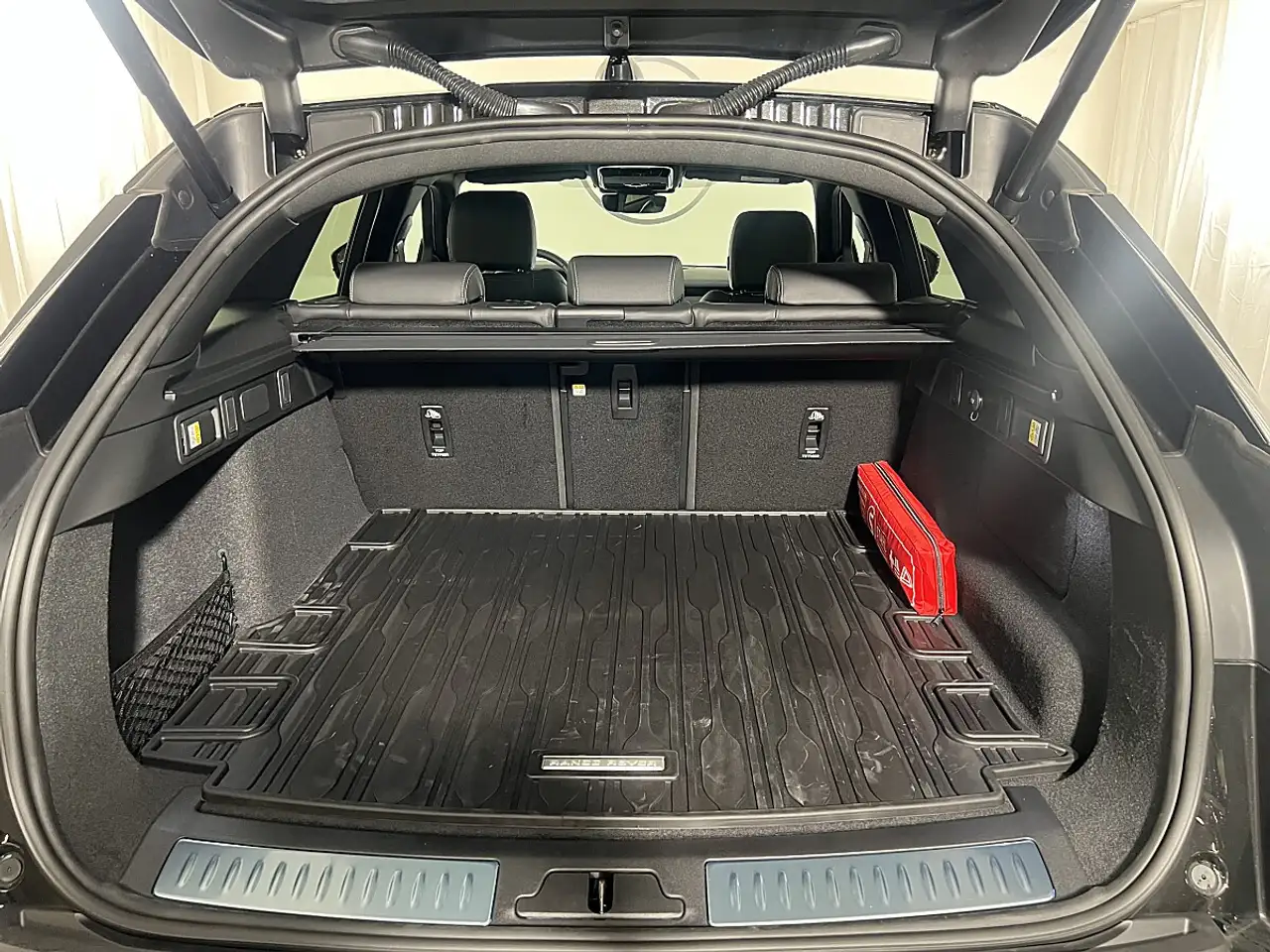 Land Rover Range Rover Velar P400e PHEV Allrad Belgravia Edition Aut., миниатюра 13