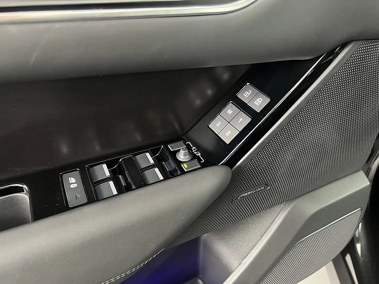Land Rover Range Rover Velar P400e PHEV Allrad Belgravia Edition Aut., миниатюра 17