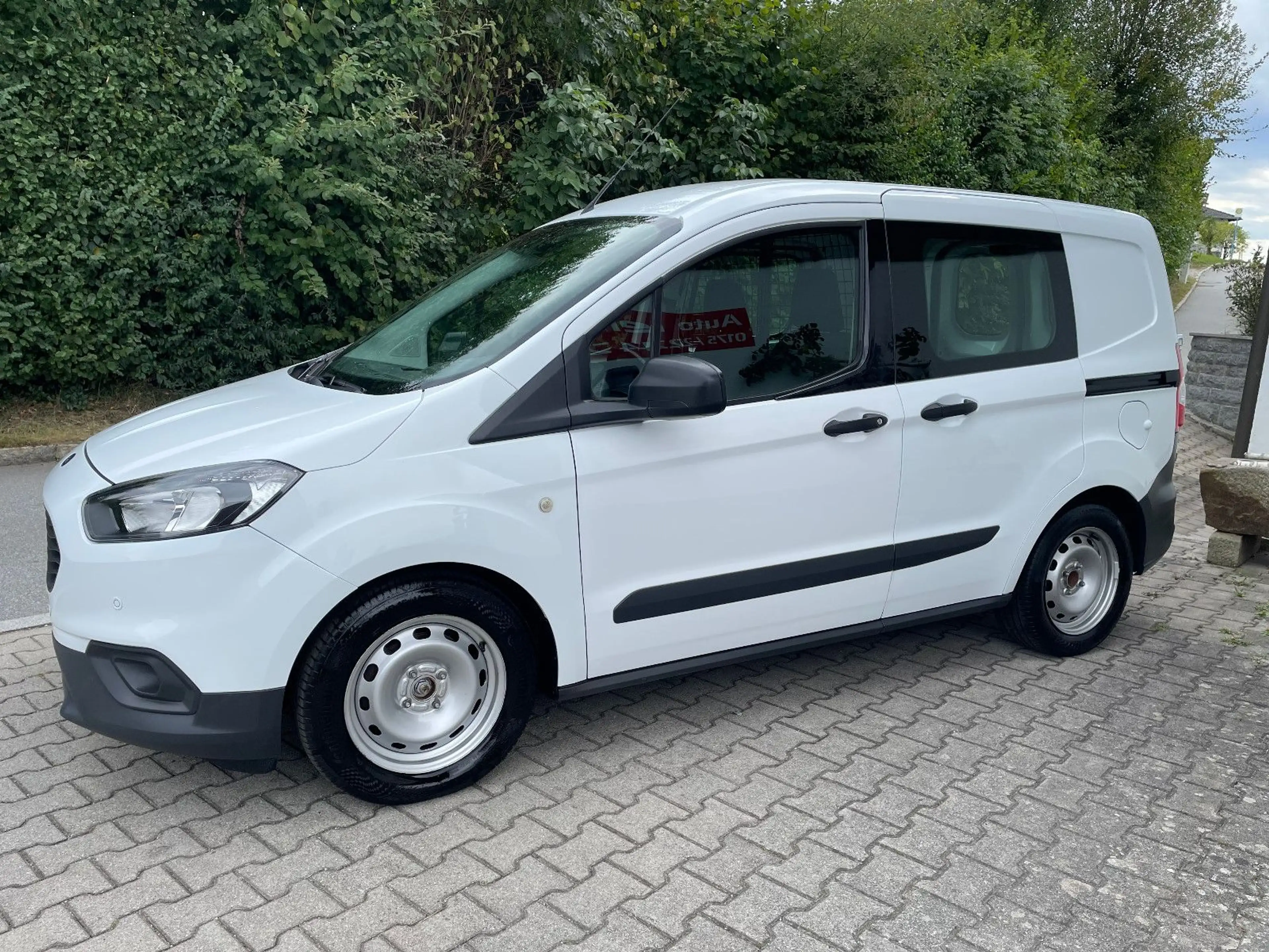 Ford Transit Courier 1 Hand 100000km 2 Schiebetüren — photo 2