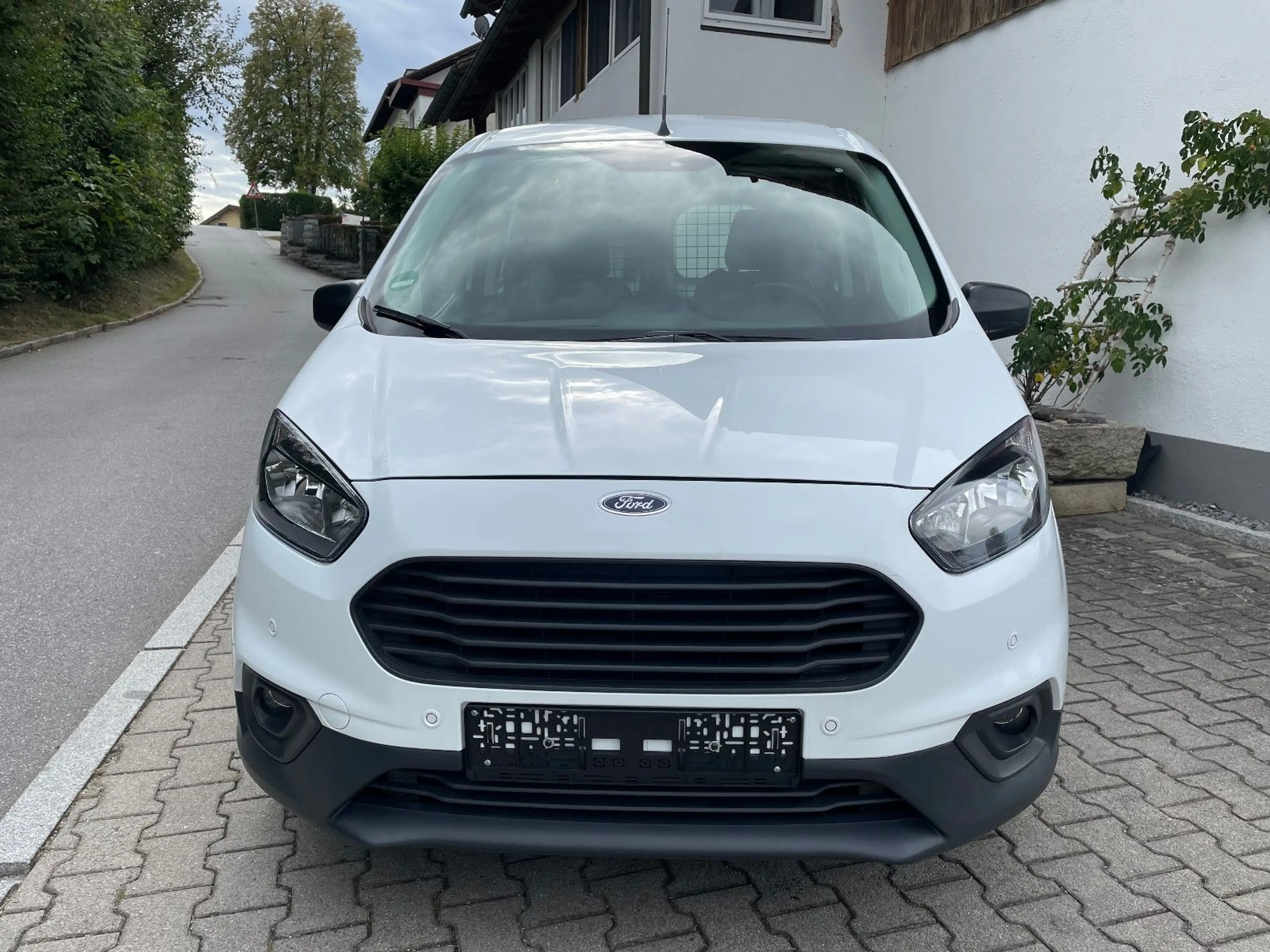 Ford Transit Courier 1 Hand 100000km 2 Schiebetüren — photo 4