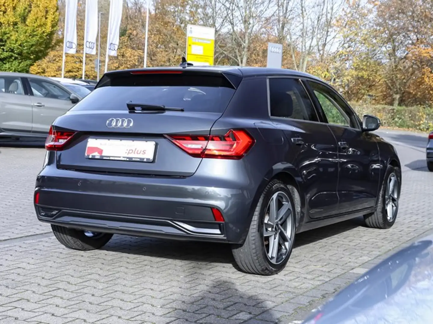 Audi A1 Sportback 30 TFSI Advanced LED Navi+ ACC Sports... Grau - 2