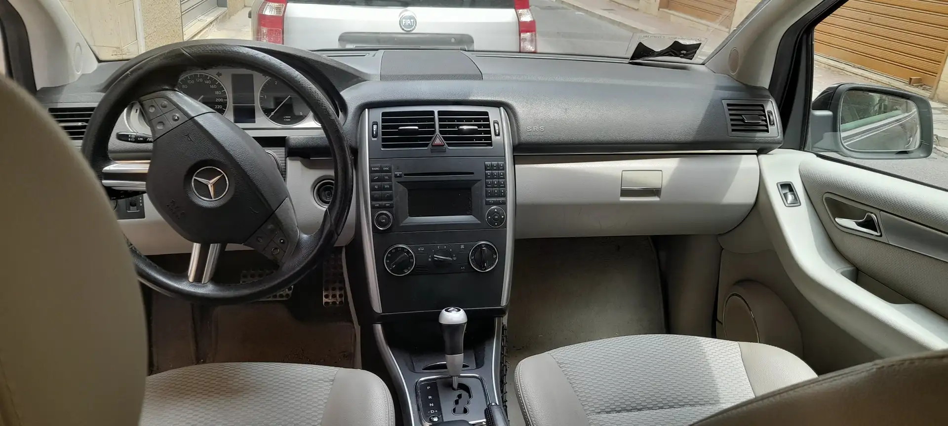 Mercedes-Benz 200 Sport Zwart - 2