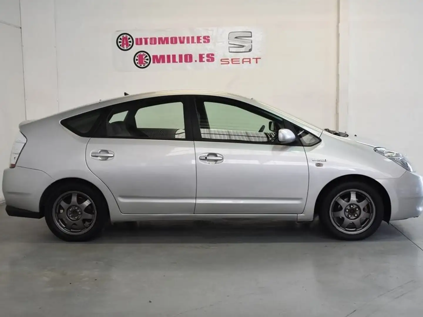 Toyota Prius Prius 1.5 16v VVT-i HSD Sol Sol Argintiu - 2