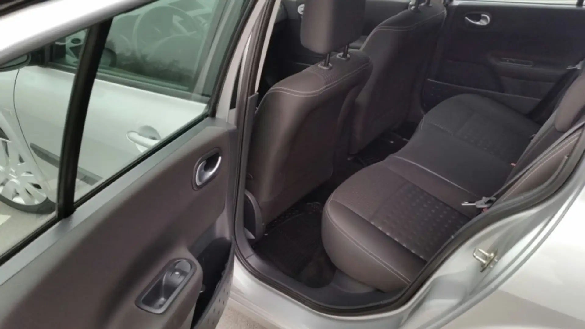 Renault Megane Mégane II 1.5 dCi 85 Confort Dynamique Gris - 2