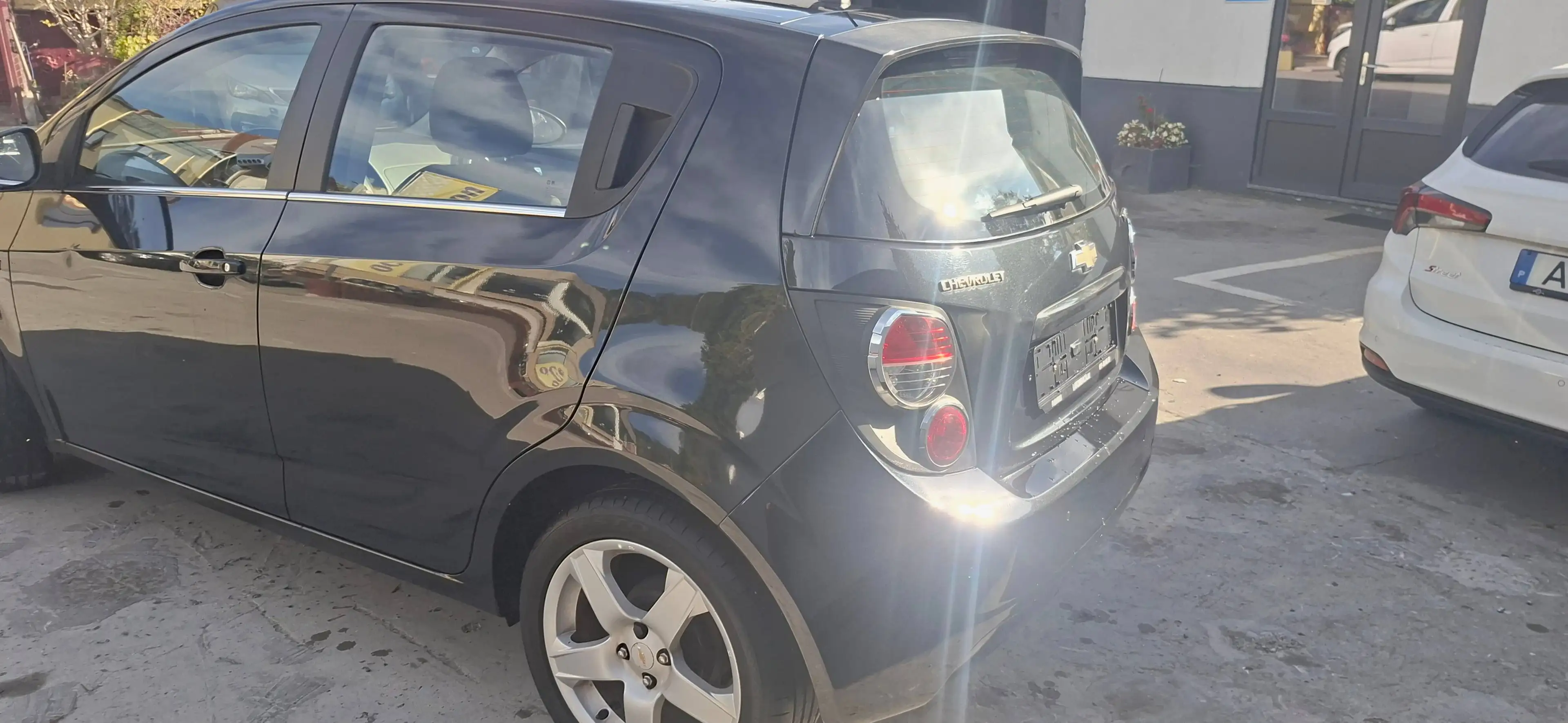 Chevrolet Aveo Aveo hatchback 1.4i LT — photo 4