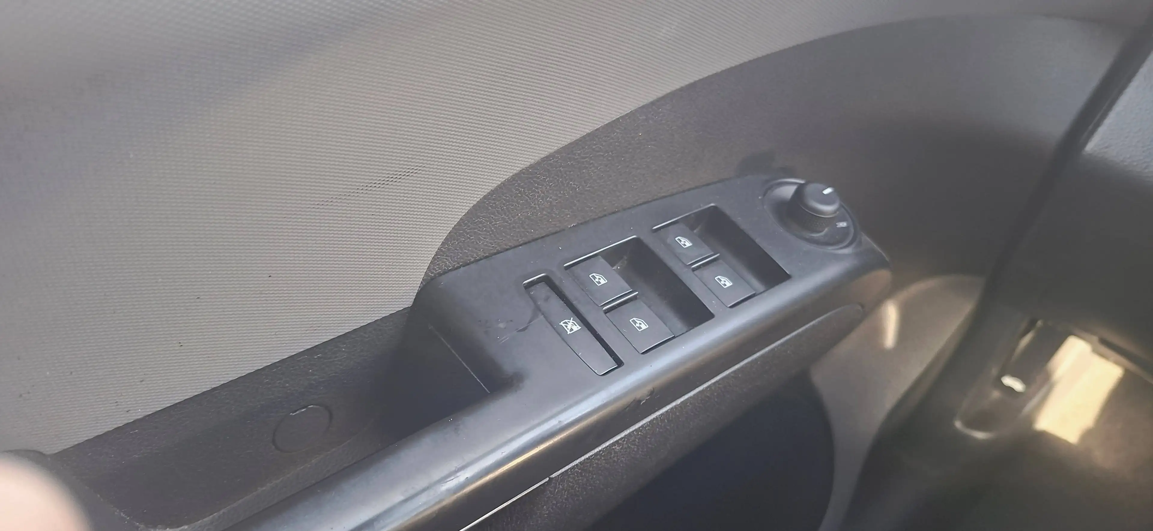 Chevrolet Aveo Aveo hatchback 1.4i LT — photo 9