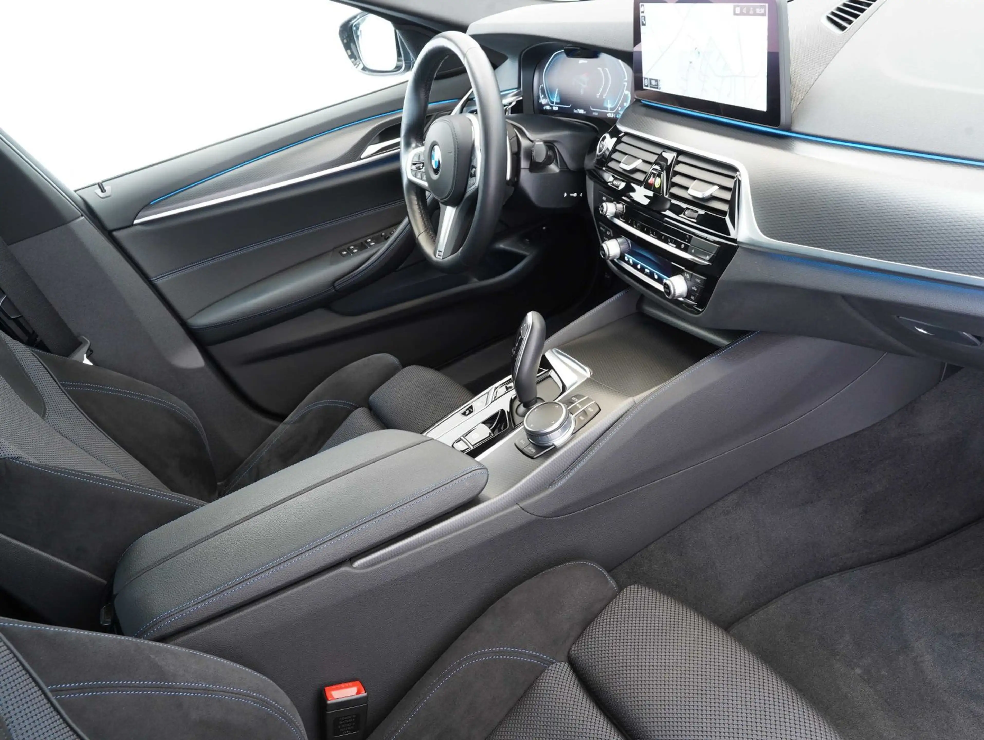 BMW 530 e Touring M Sport SHADOW/LASER/HEAD-UP — photo 12