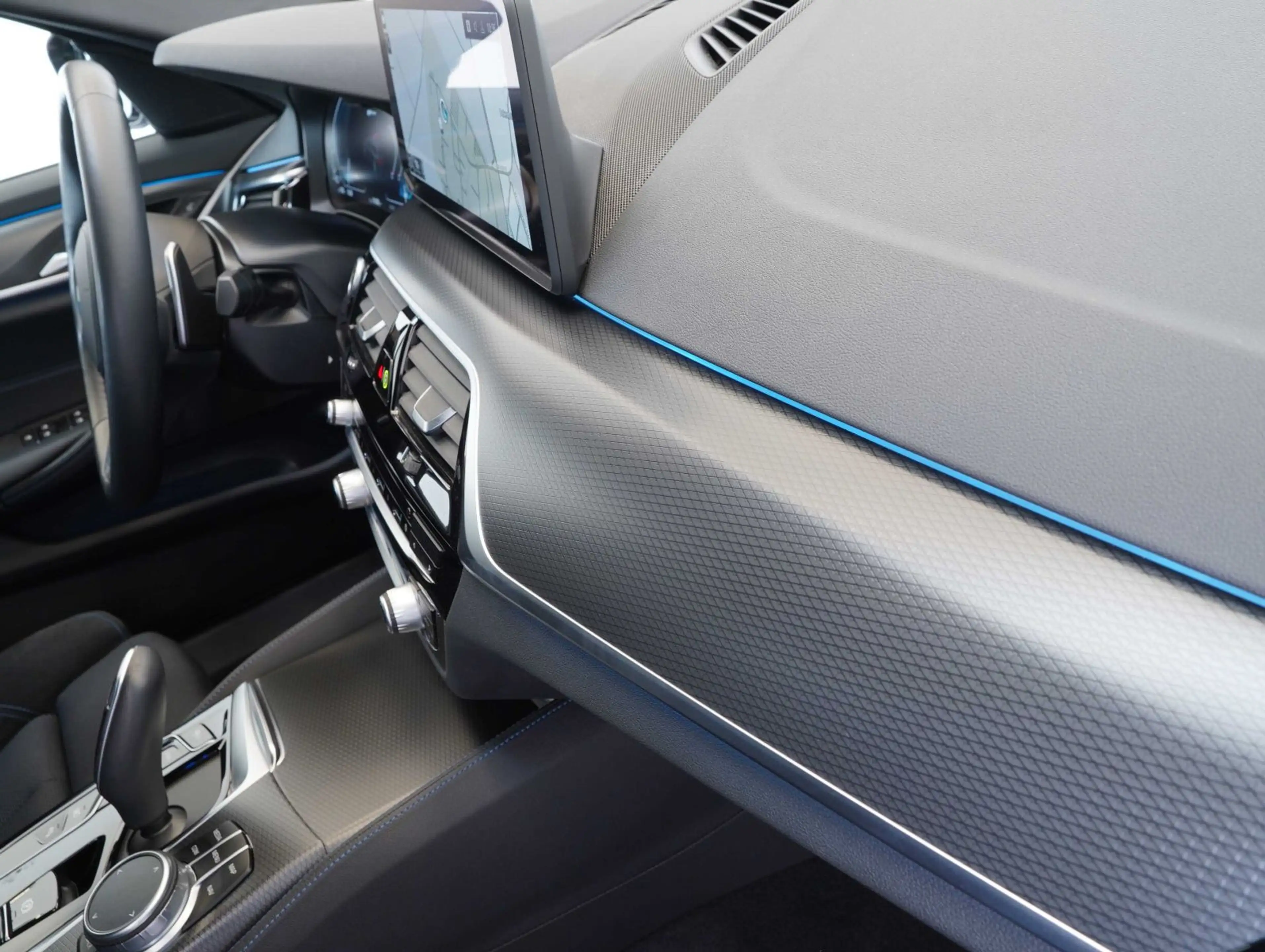 BMW 530 e Touring M Sport SHADOW/LASER/HEAD-UP — photo 10