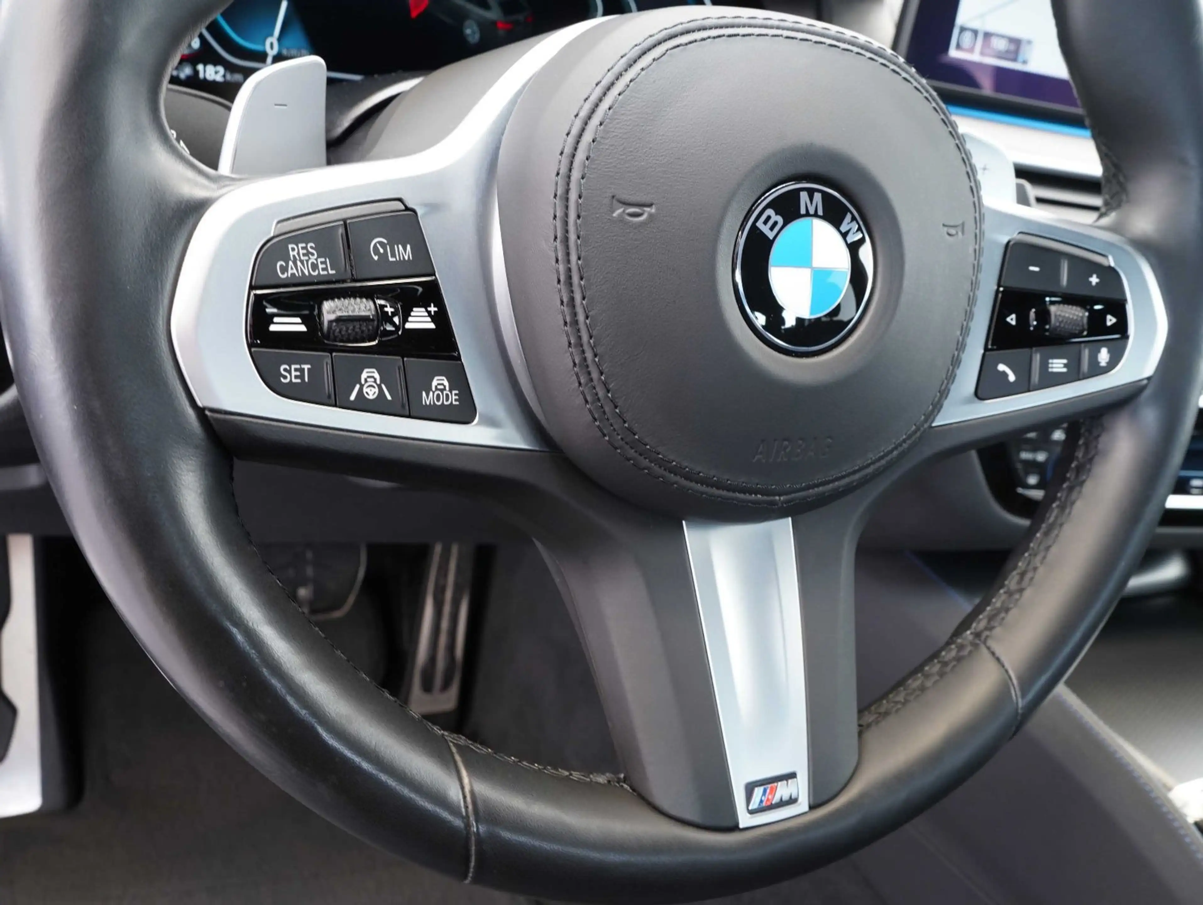 BMW 530 e Touring M Sport SHADOW/LASER/HEAD-UP — photo 7