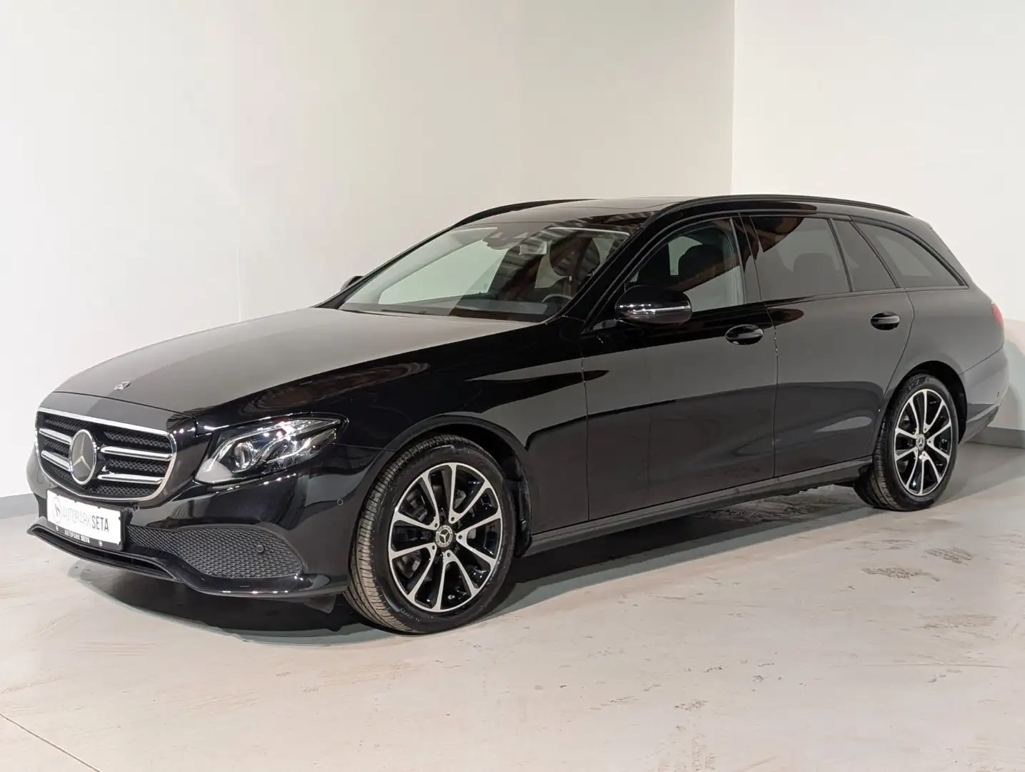 Mercedes-Benz E 220 d T 4M Aut EL.GSD*WIDE*NIGHT*AHK*MEMORY Zwart - 1