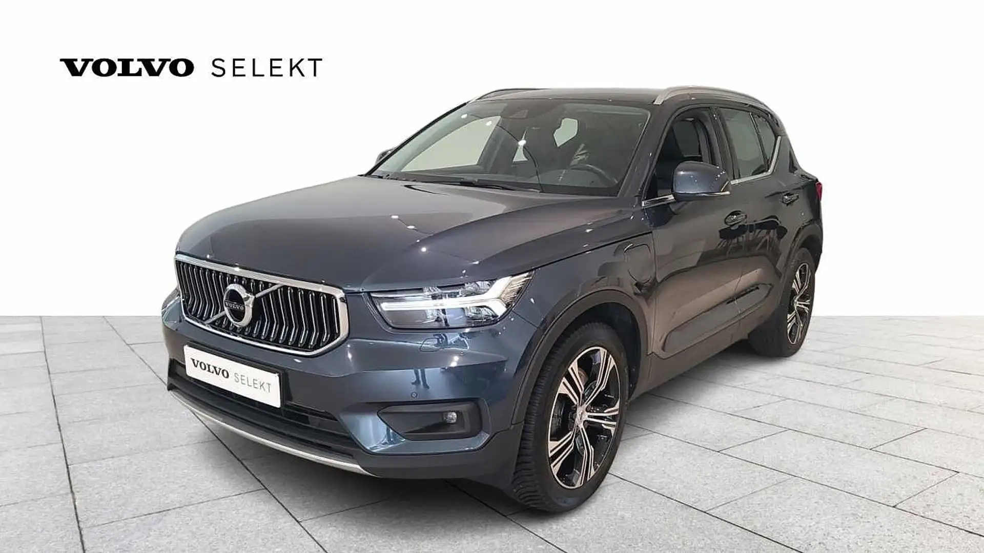 Volvo XC40 Recharge Inscription, T5 PHEV Bleu - 1
