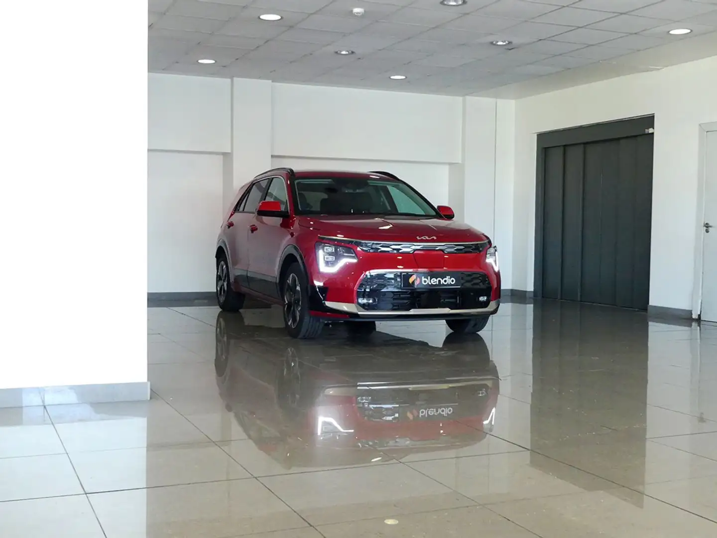 Kia Niro BEV 65KWH 150KW E-NIRO WINTER EDITION 204 5P Rood - 2