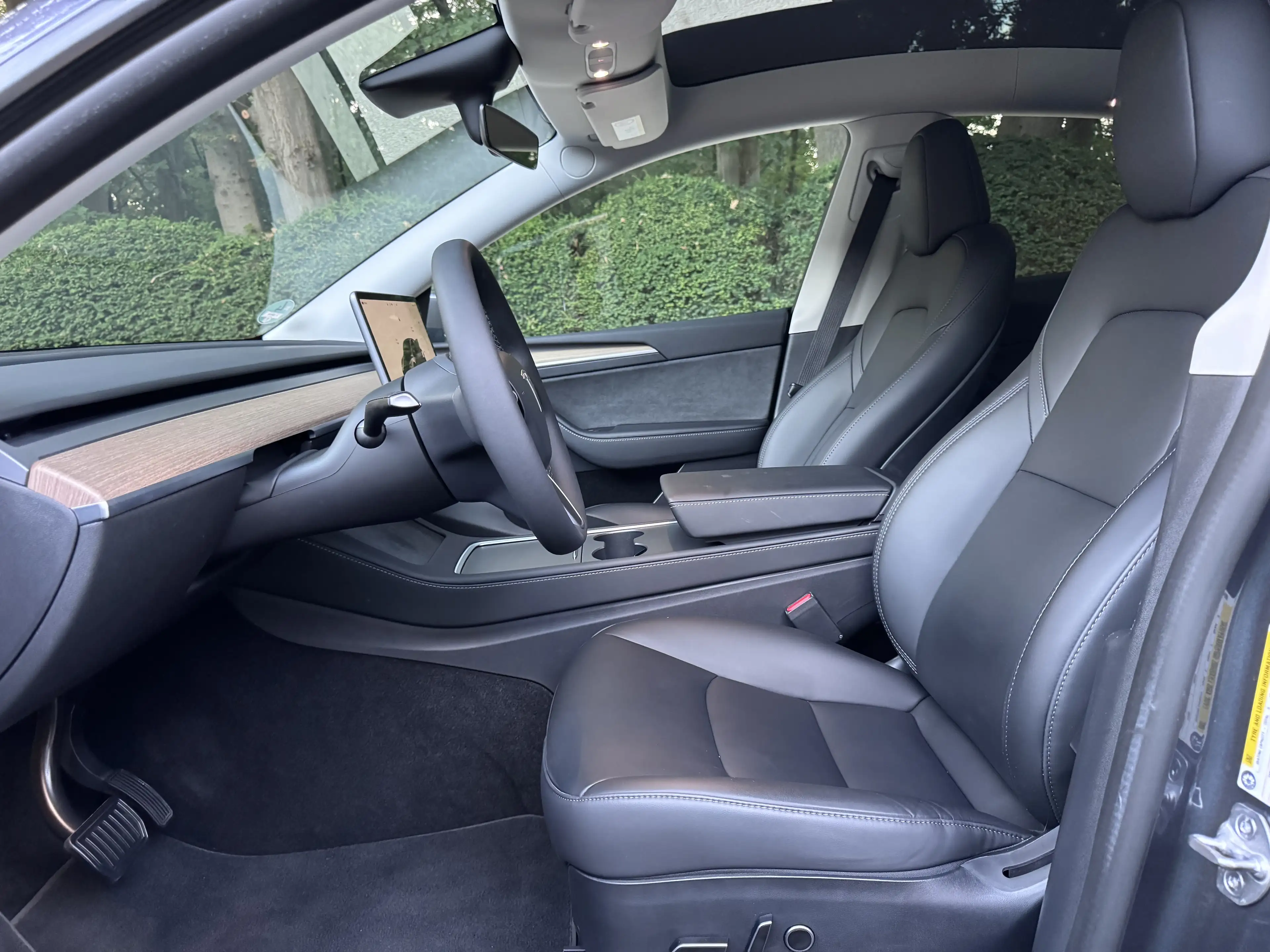Tesla Model Y RWD • 11.000 KM • Premium • Pano • Autopilot — photo 13