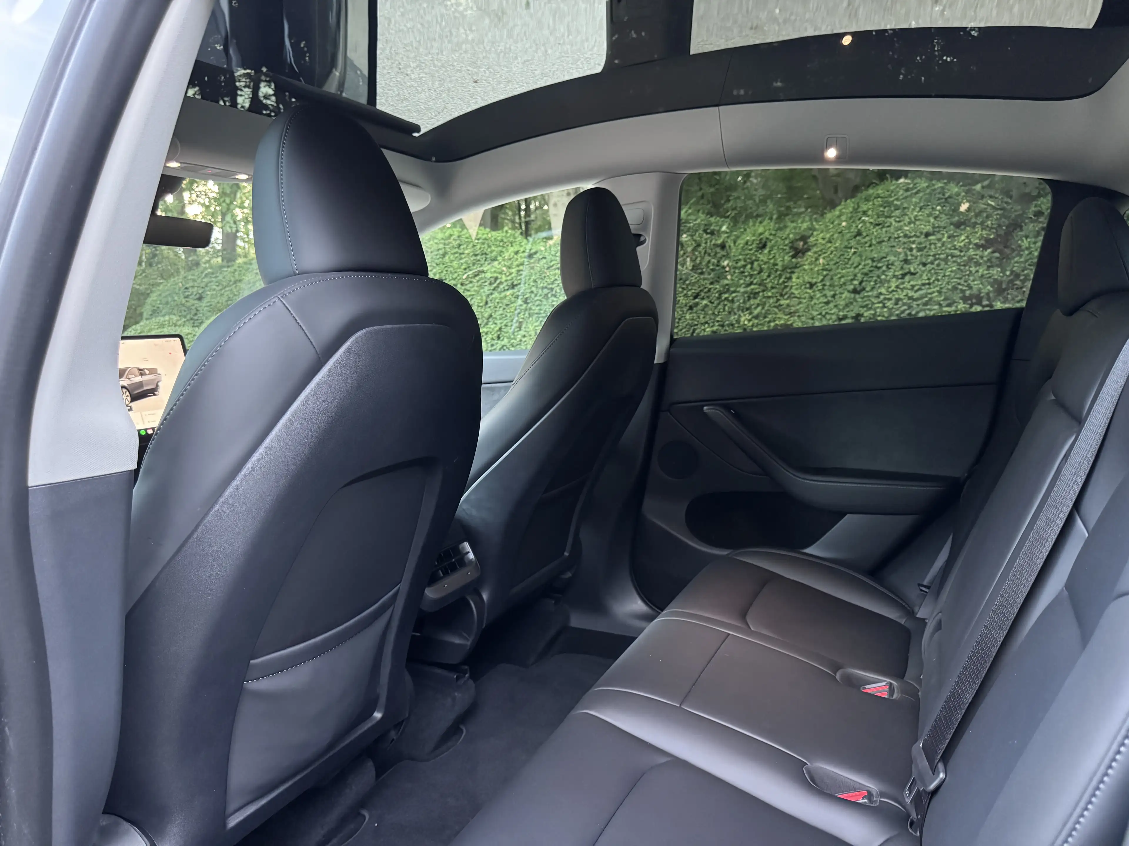 Tesla Model Y RWD • 11.000 KM • Premium • Pano • Autopilot — photo 14