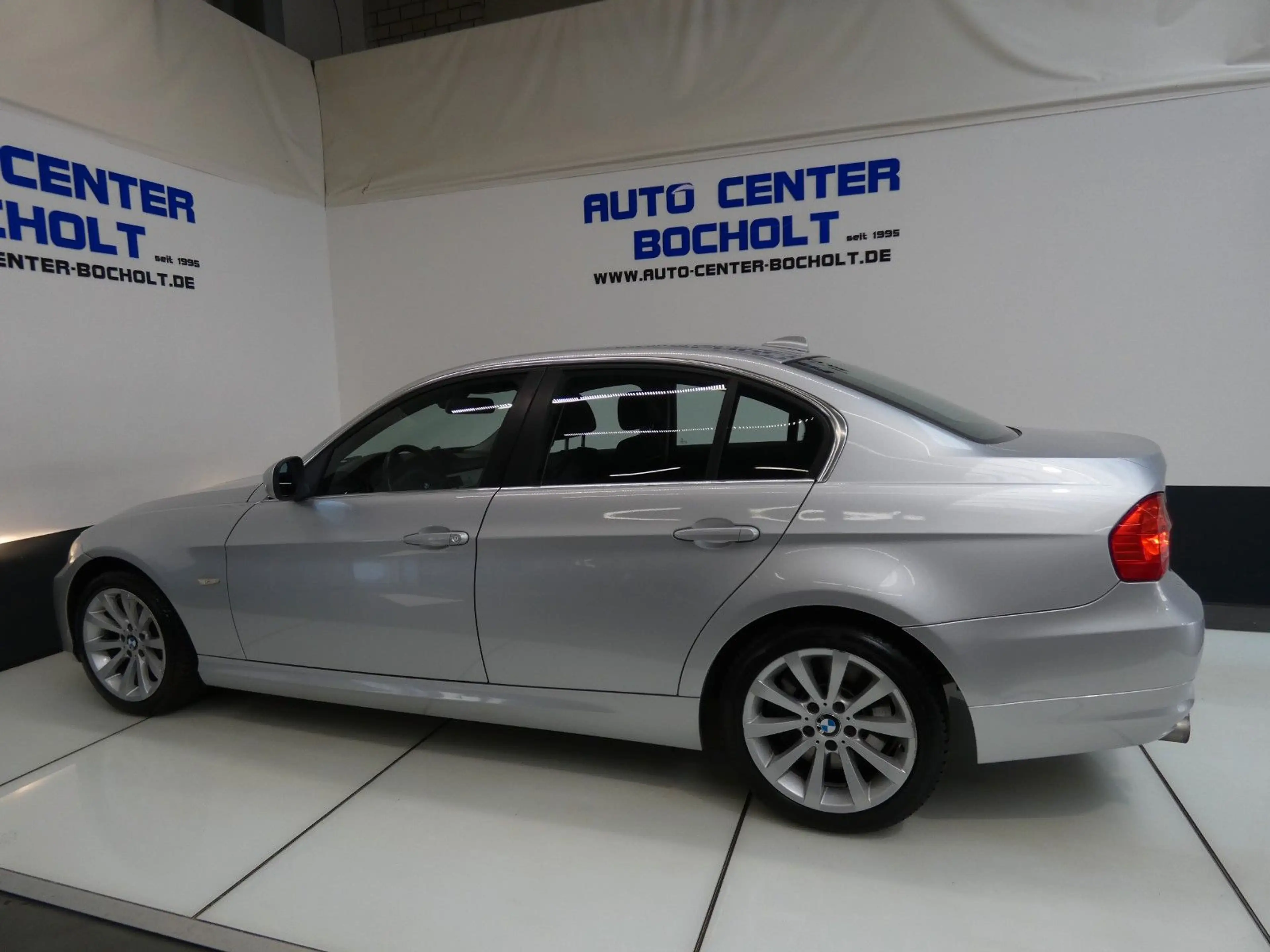 BMW 325 d E90*Aut*KLimaaut*Navi*Sitzh*PDC*LM — photo 15
