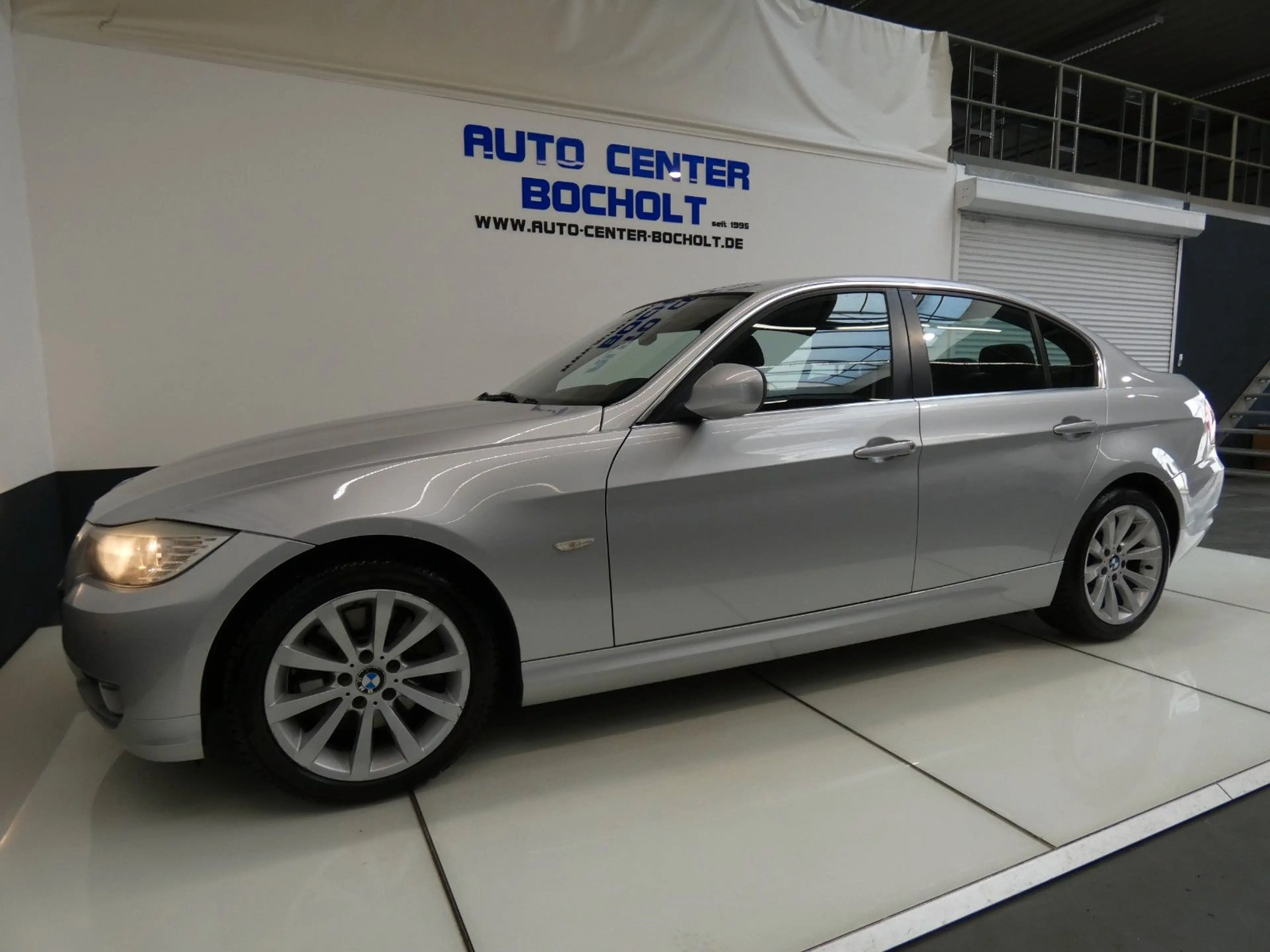 BMW 325 d E90*Aut*KLimaaut*Navi*Sitzh*PDC*LM — photo 11