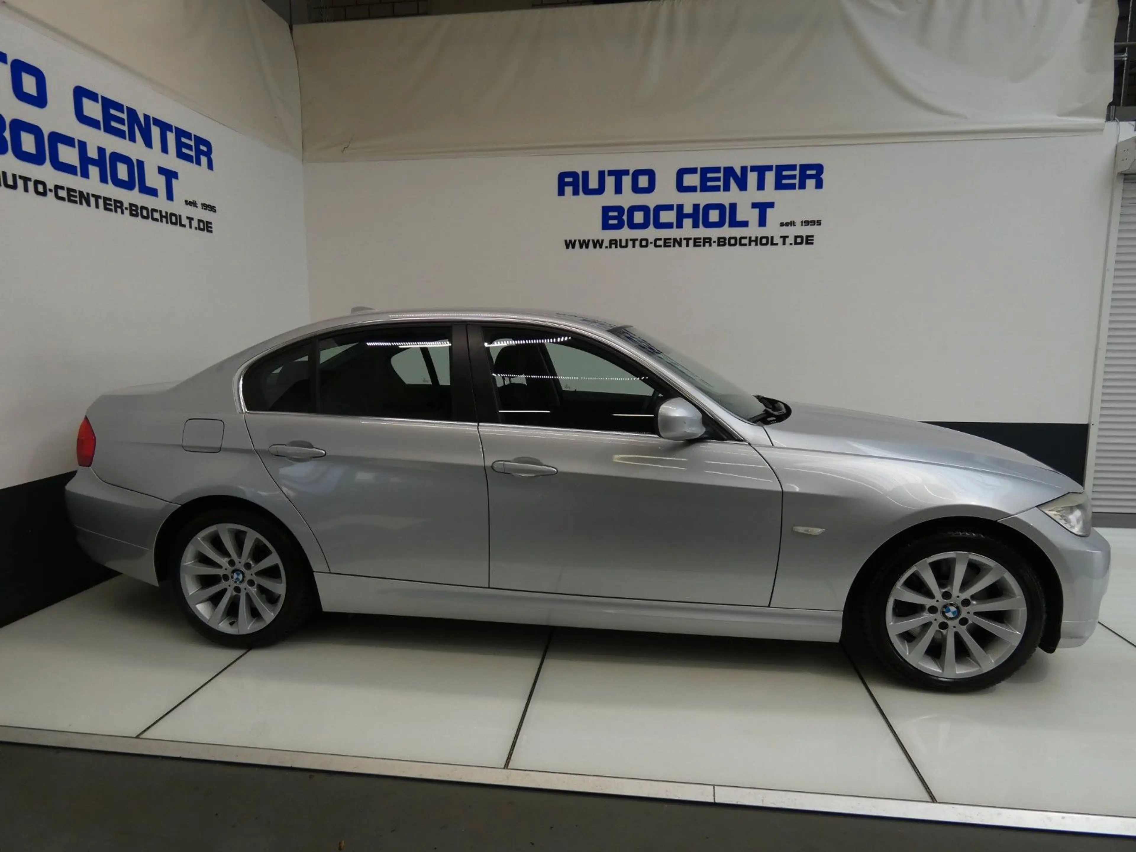 BMW 325 d E90*Aut*KLimaaut*Navi*Sitzh*PDC*LM — photo 5