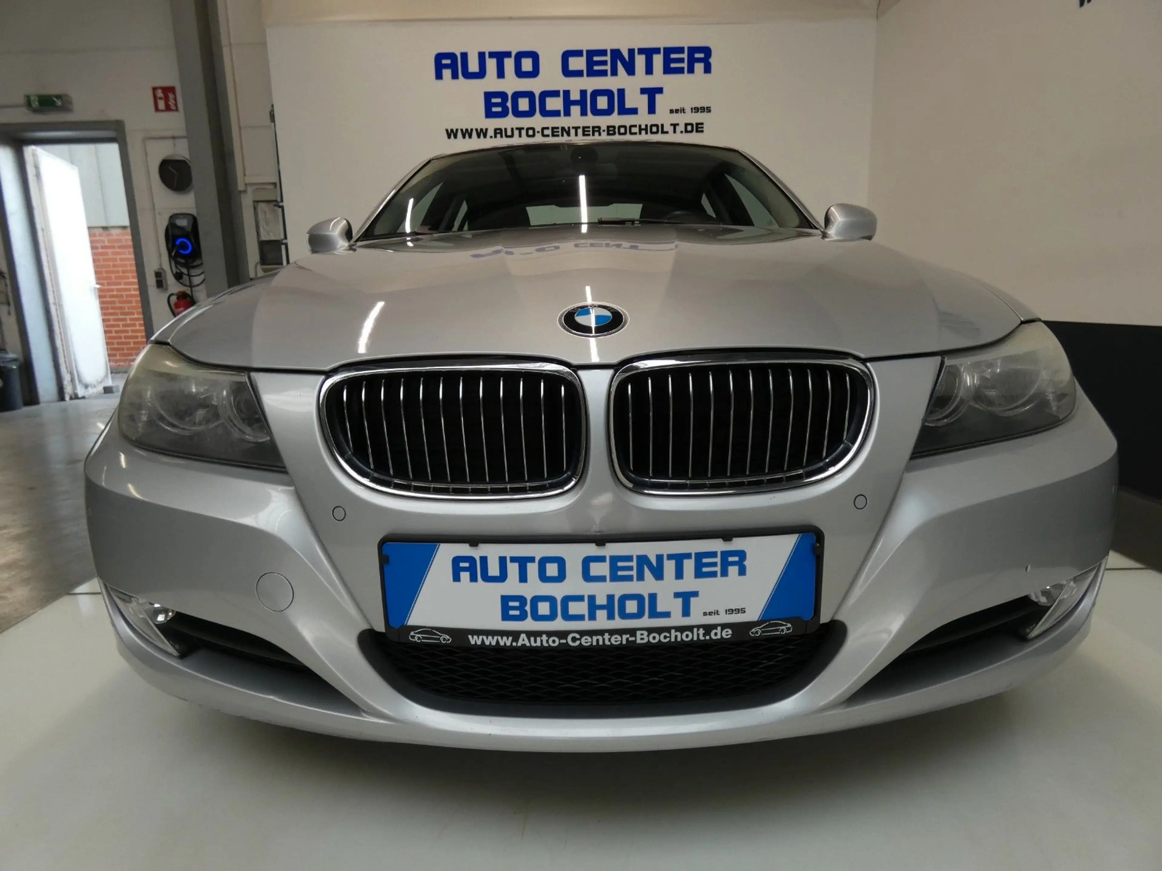 BMW 325 d E90*Aut*KLimaaut*Navi*Sitzh*PDC*LM