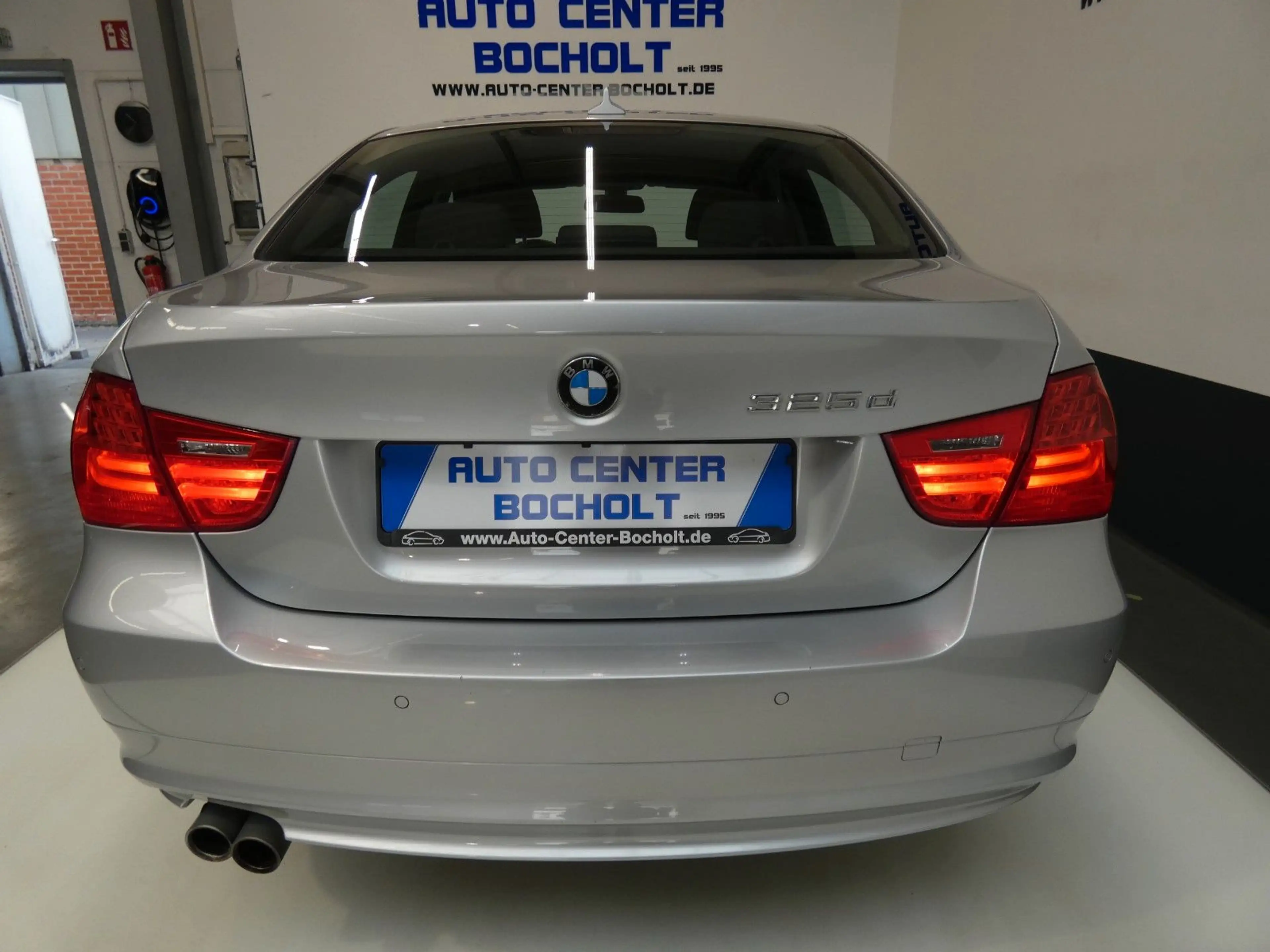 BMW 325 d E90*Aut*KLimaaut*Navi*Sitzh*PDC*LM — photo 2