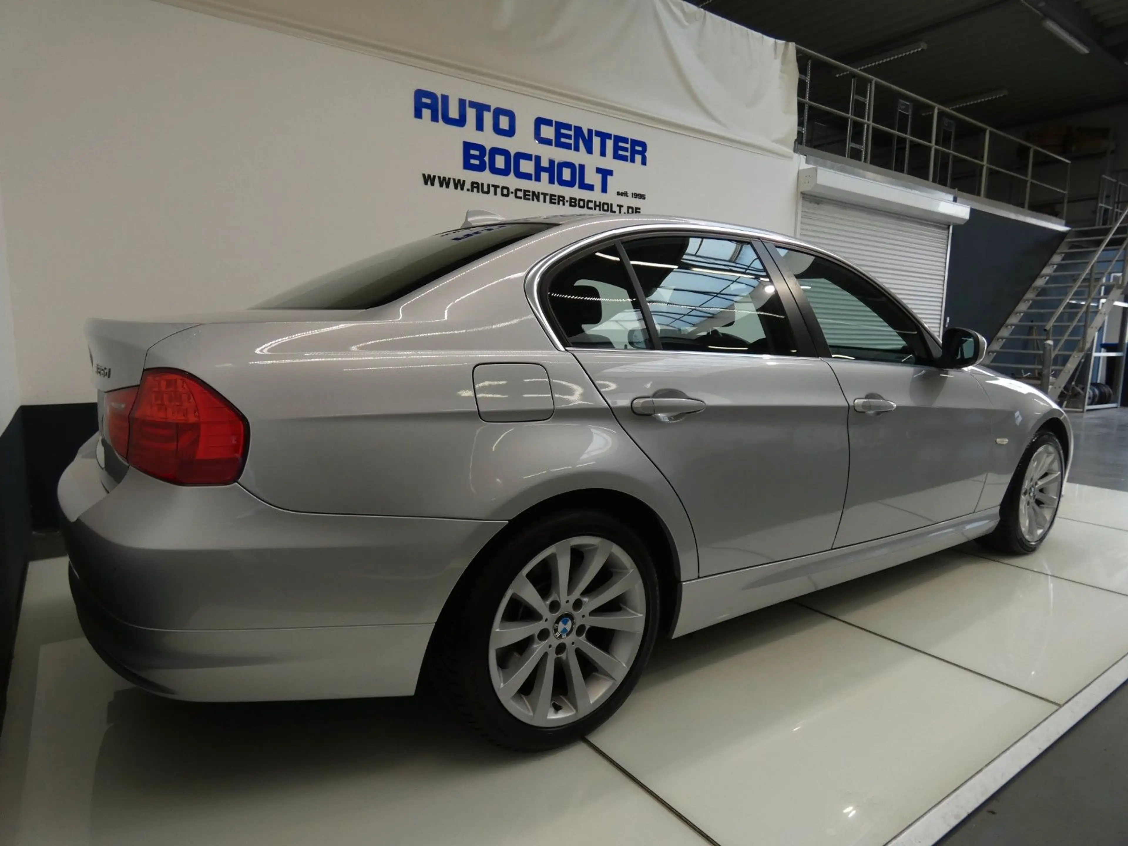 BMW 325 d E90*Aut*KLimaaut*Navi*Sitzh*PDC*LM — photo 9