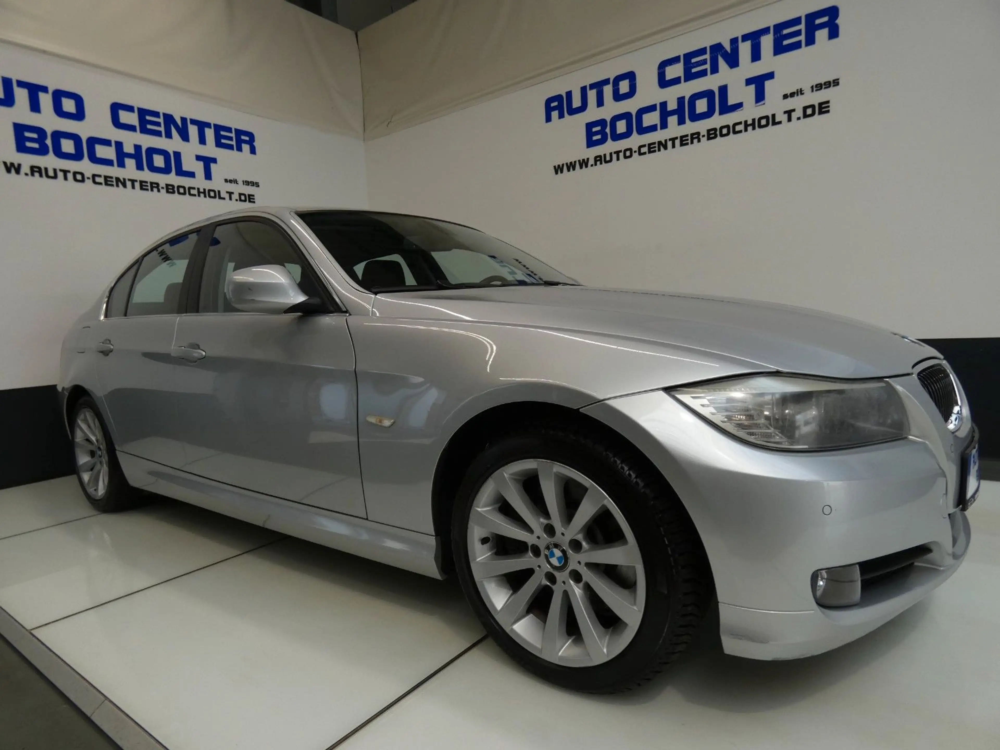 BMW 325 d E90*Aut*KLimaaut*Navi*Sitzh*PDC*LM — photo 3
