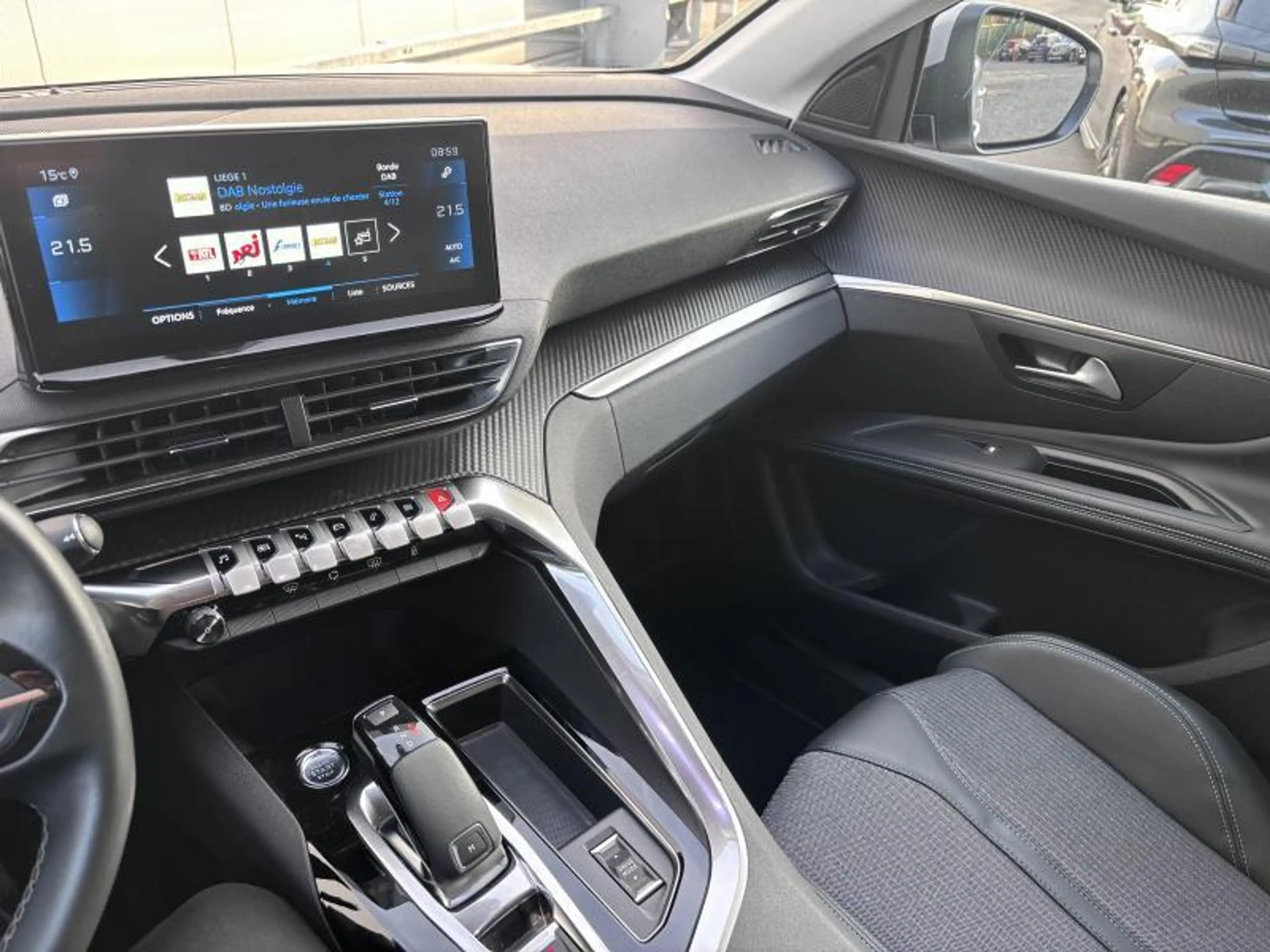 Peugeot 3008 1.2 TURBO 130 EAT 8 Allure — photo 14