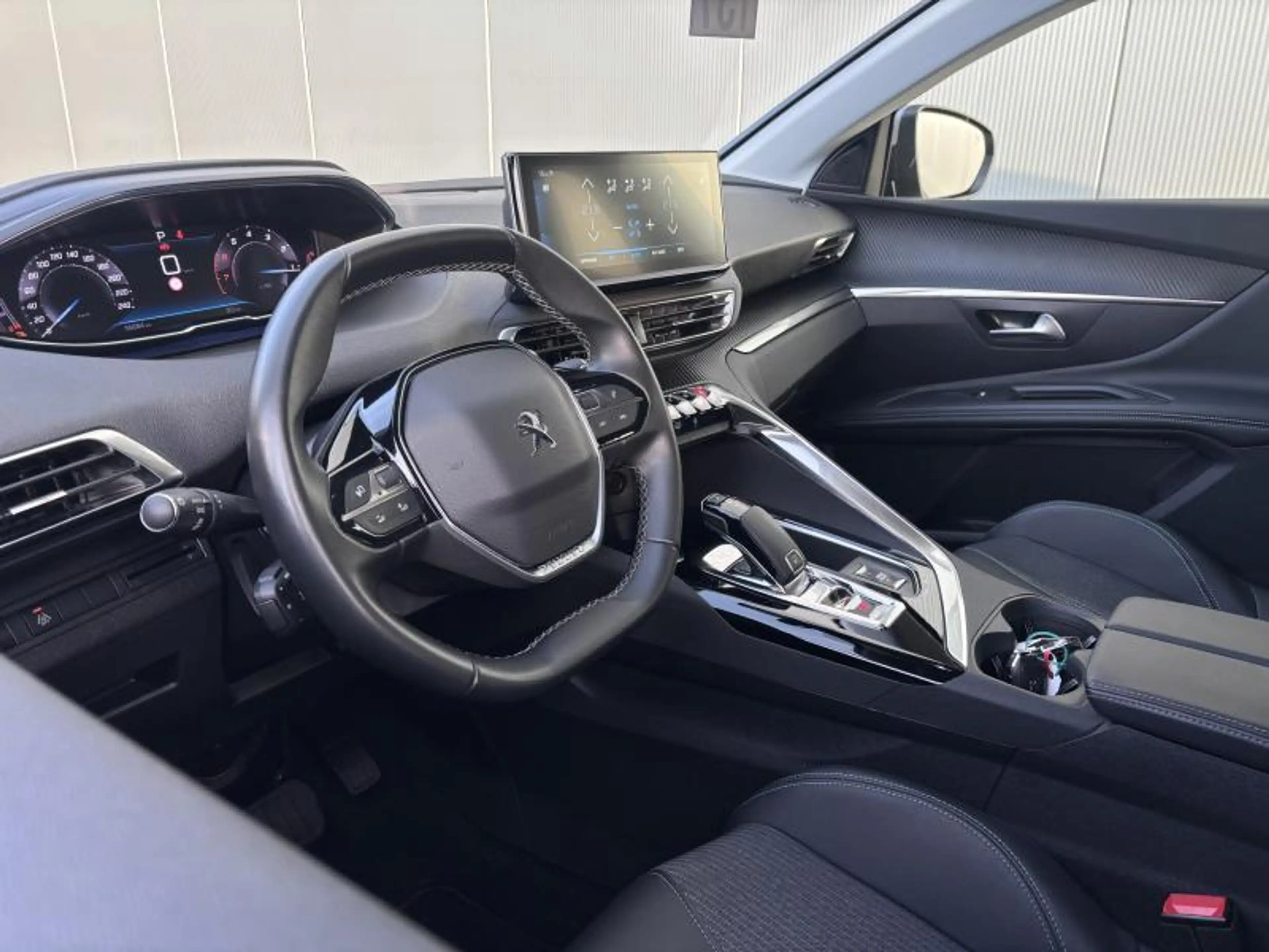 Peugeot 3008 1.2 TURBO 130 EAT 8 Allure — photo 7
