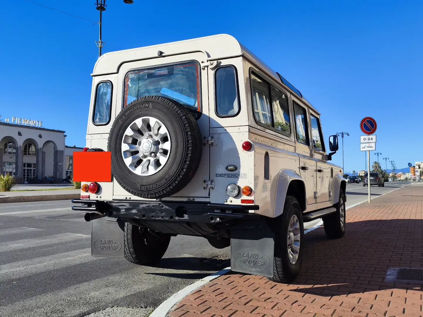 Land Rover Defender Defender VI 2007 110/130 110 2.4 td S SW Bianco - 2