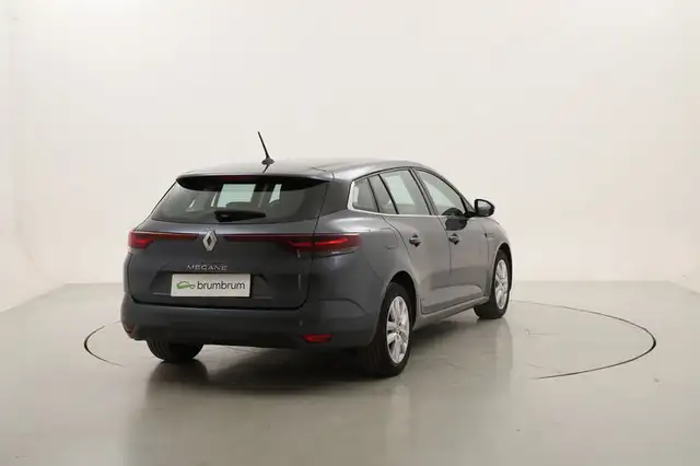 Renault Megane view 5