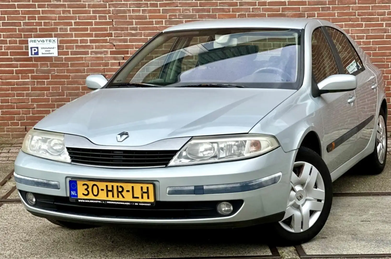 Renault Laguna 1.6-16V Auth |Airco |CruiseC |Nieuwe Apk |NAP Šedá - 1