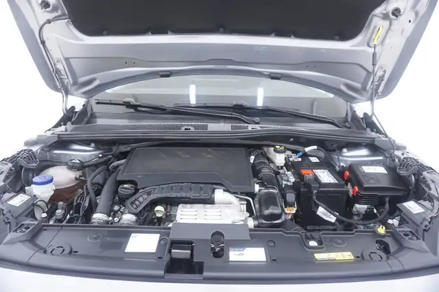 Peugeot 208 view 13