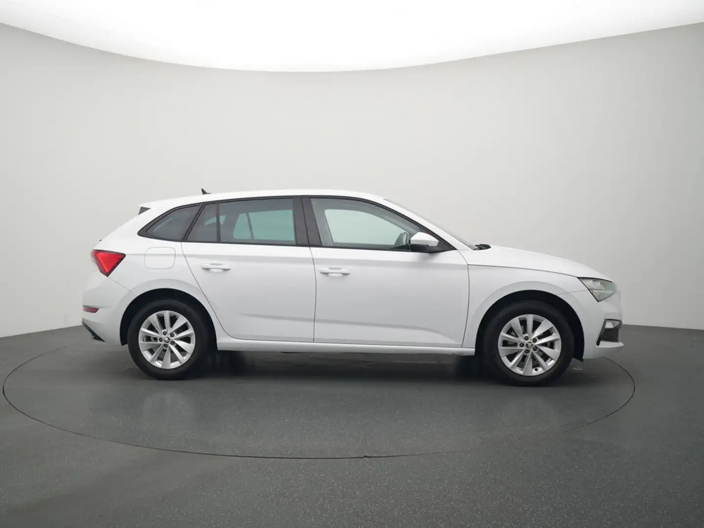 Skoda Scala Tour DSG CARPLAY VIRT PDC SHZ ACC Schwarz - 2