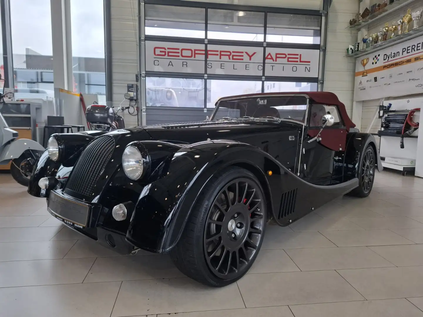 Morgan Plus 8 SPORT BLACK 4.8 V8 BMW 367HP, 1 HAND Schwarz - 1
