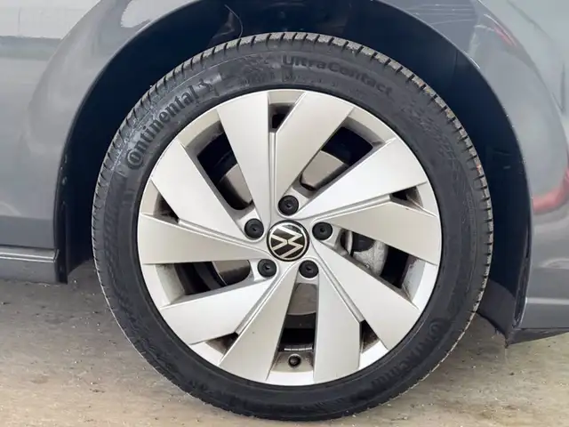 Volkswagen Golf view 15