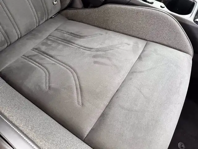 Volkswagen Golf view 9