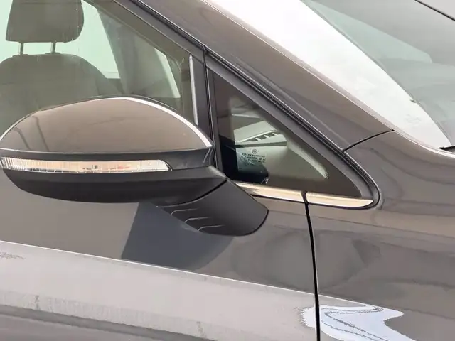 Volkswagen Golf view 16