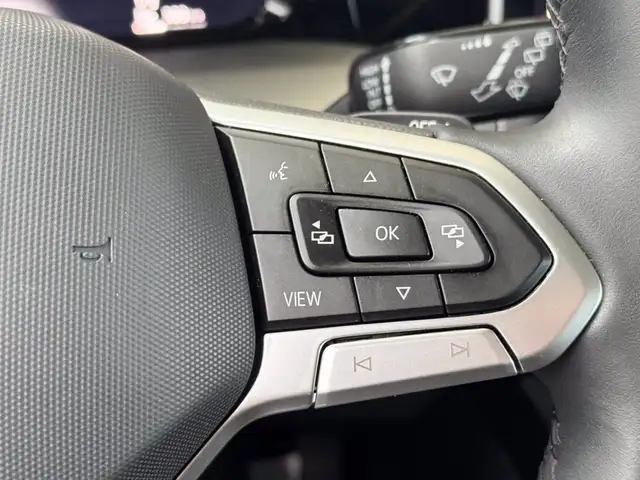 Volkswagen Golf view 23